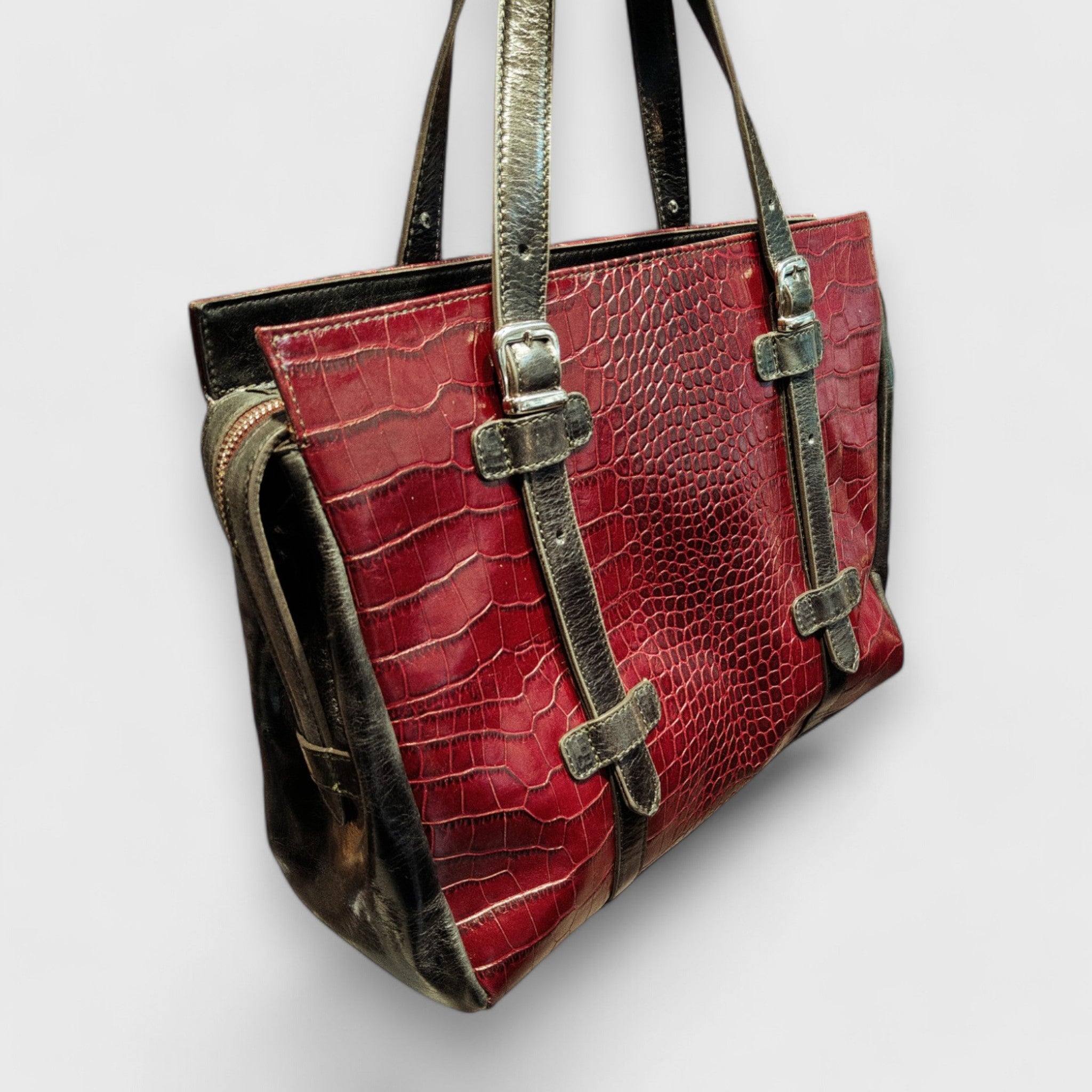 Pelletteria Pelle Nuda Milano, Artigianato Italiano, Vera pelle, Negozio borse donna, Inglesina bordeaux