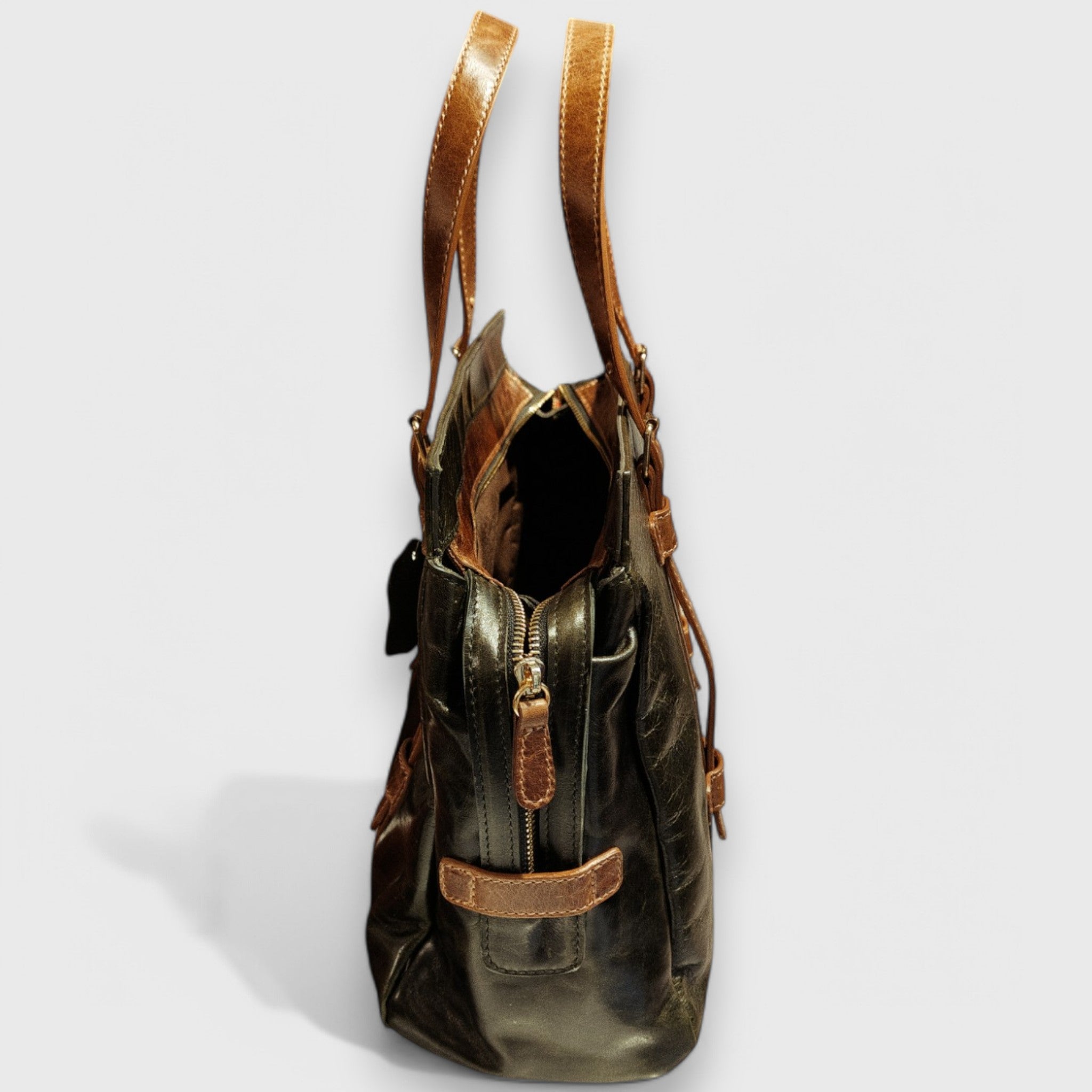 Pelletteria Pelle Nuda Milano, Artigianato italiano, Vera pelle, Negozio borse donna, Inglesina verde