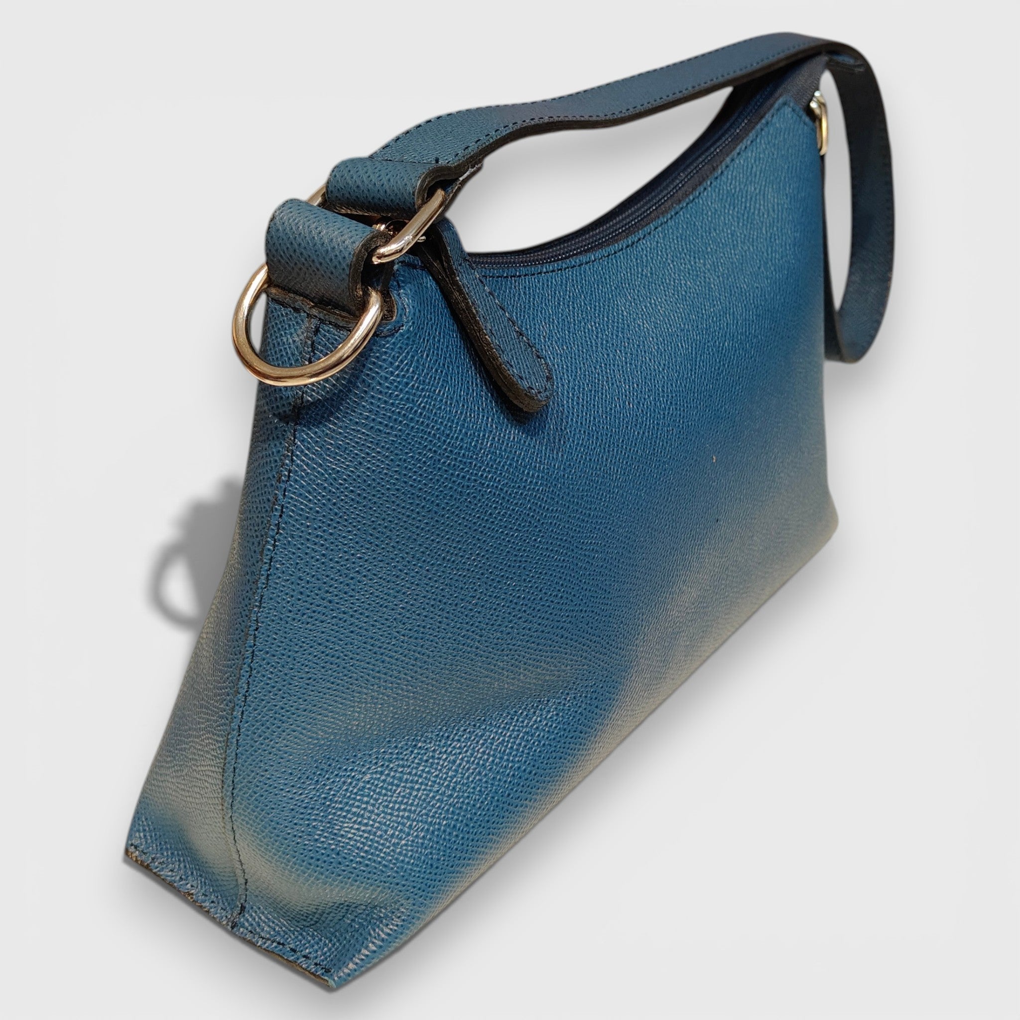 Pelletteria Pelle Nuda Milano, Artigianato Italiano, Vera Pelle, Negozio borse donna, Isotta blu