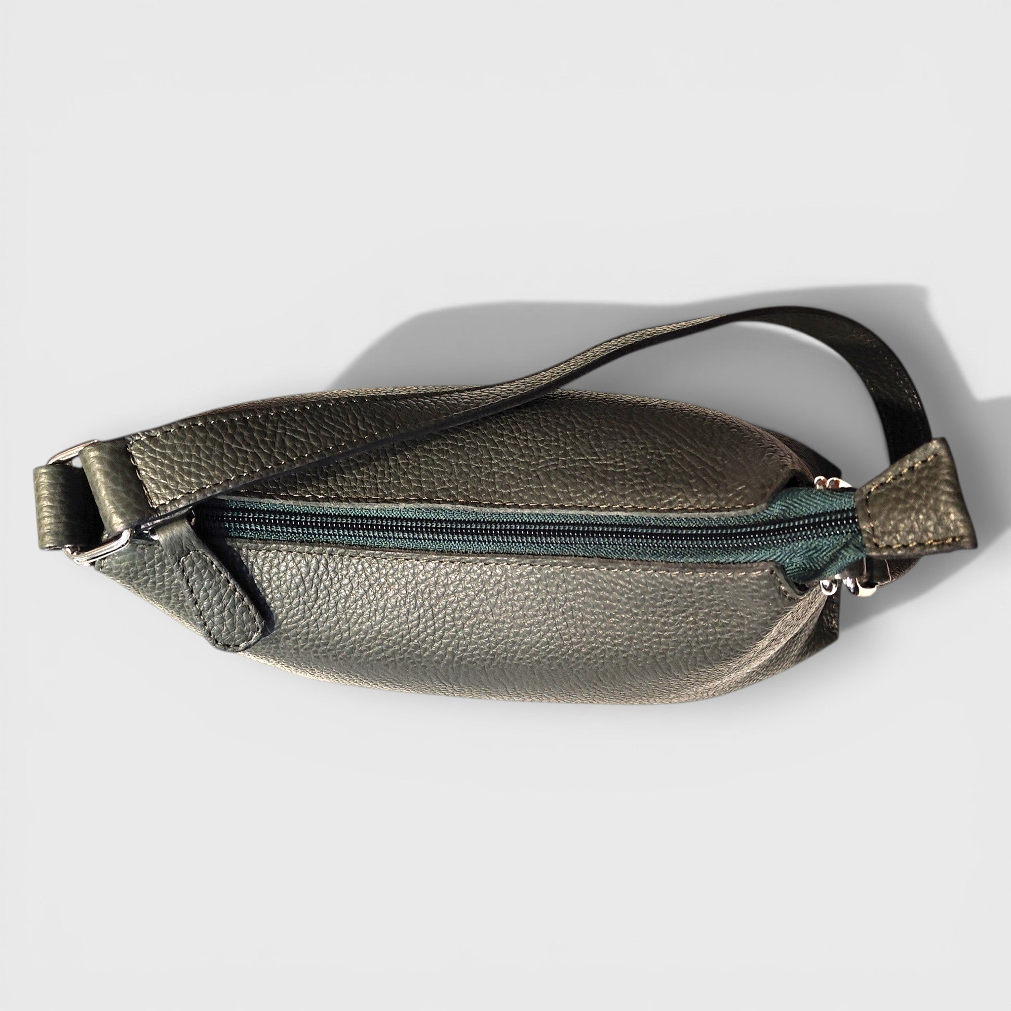 Pelletteria Pelle Nuda Milano, Artigianato Italiano, Vera pelle, Negozio borse donna, Isotta verde