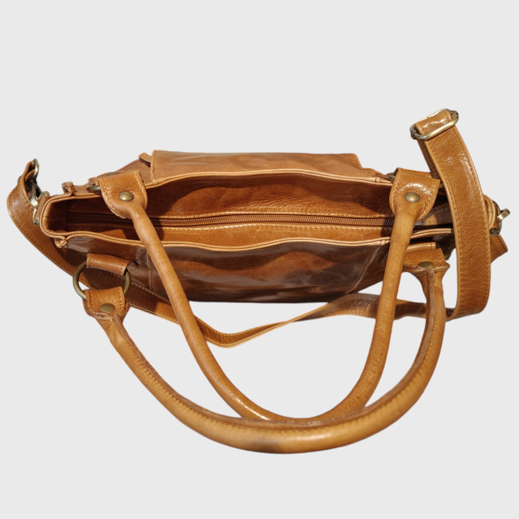 Pelletteria Pelle Nuda Milano, artigianato italiano, borsa donna, vera pelle, Lavinia miele
