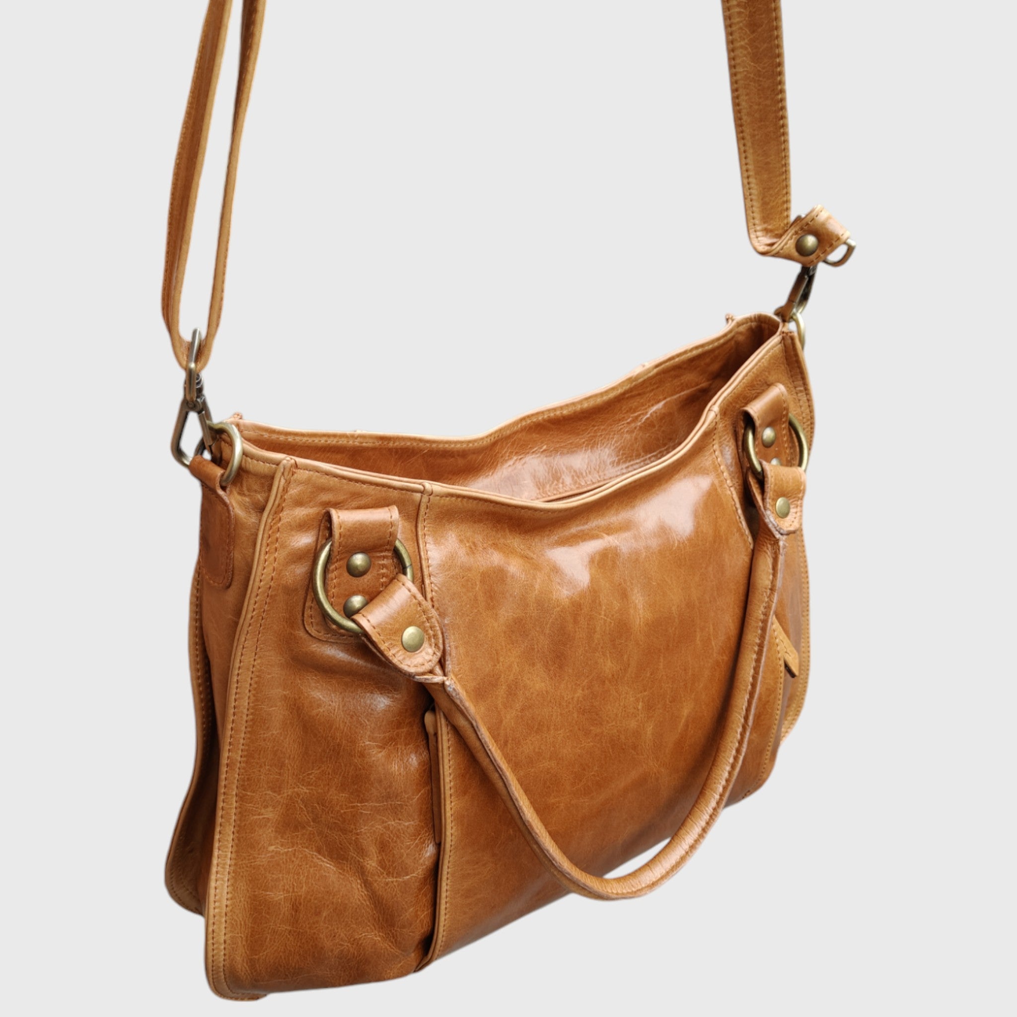 Pelletteria Pelle Nuda Milano, artigianato italiano, borsa donna, vera pelle, Lavinia miele