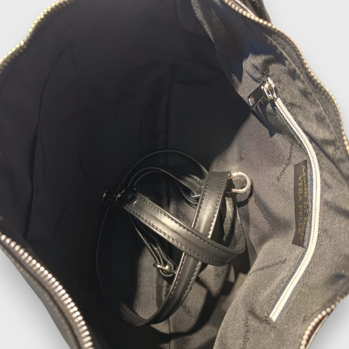 Pelletteria Pelle Nuda Milano, Vera pelle Italiana, Negozio borse donna, Lorenza nero
