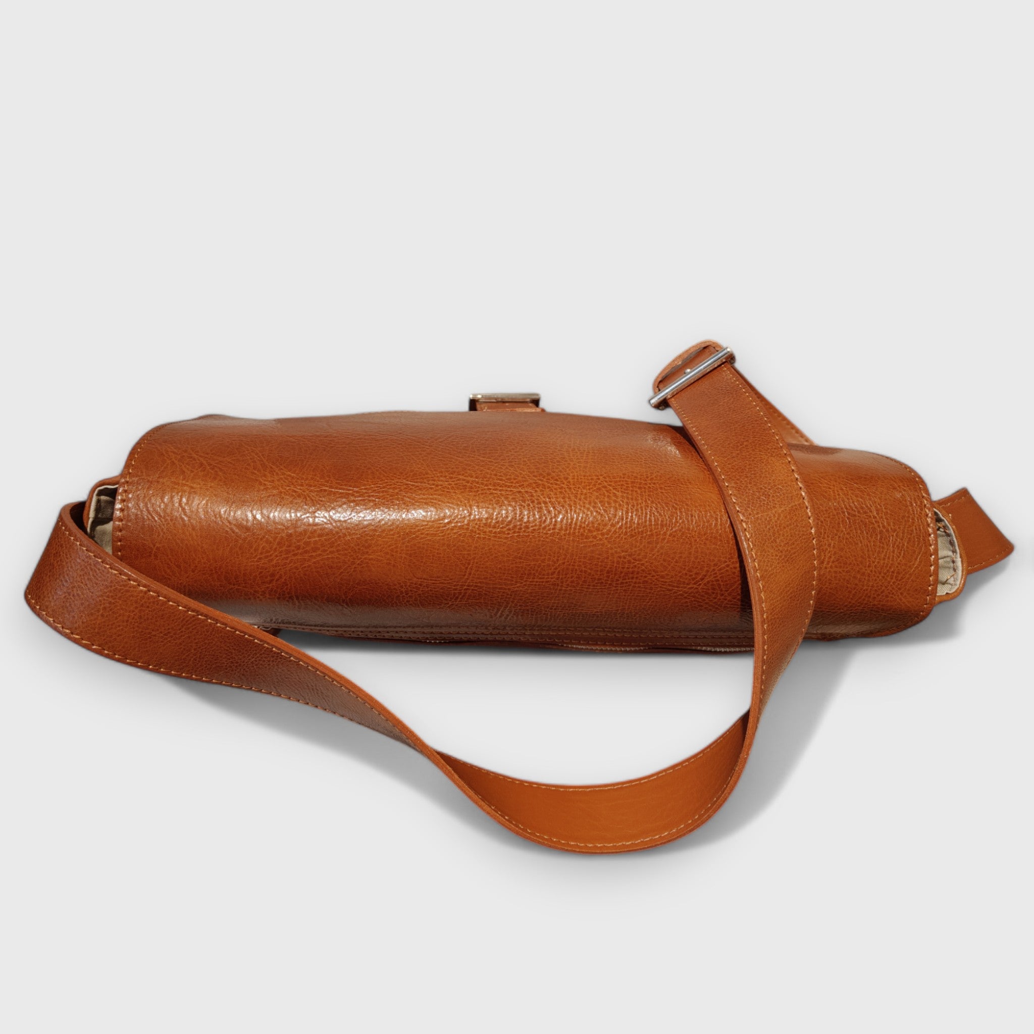 Pelletteria Pelle Nuda Milano, Artigianato italiano, borsa uomo, vera pelle, Luca marrone