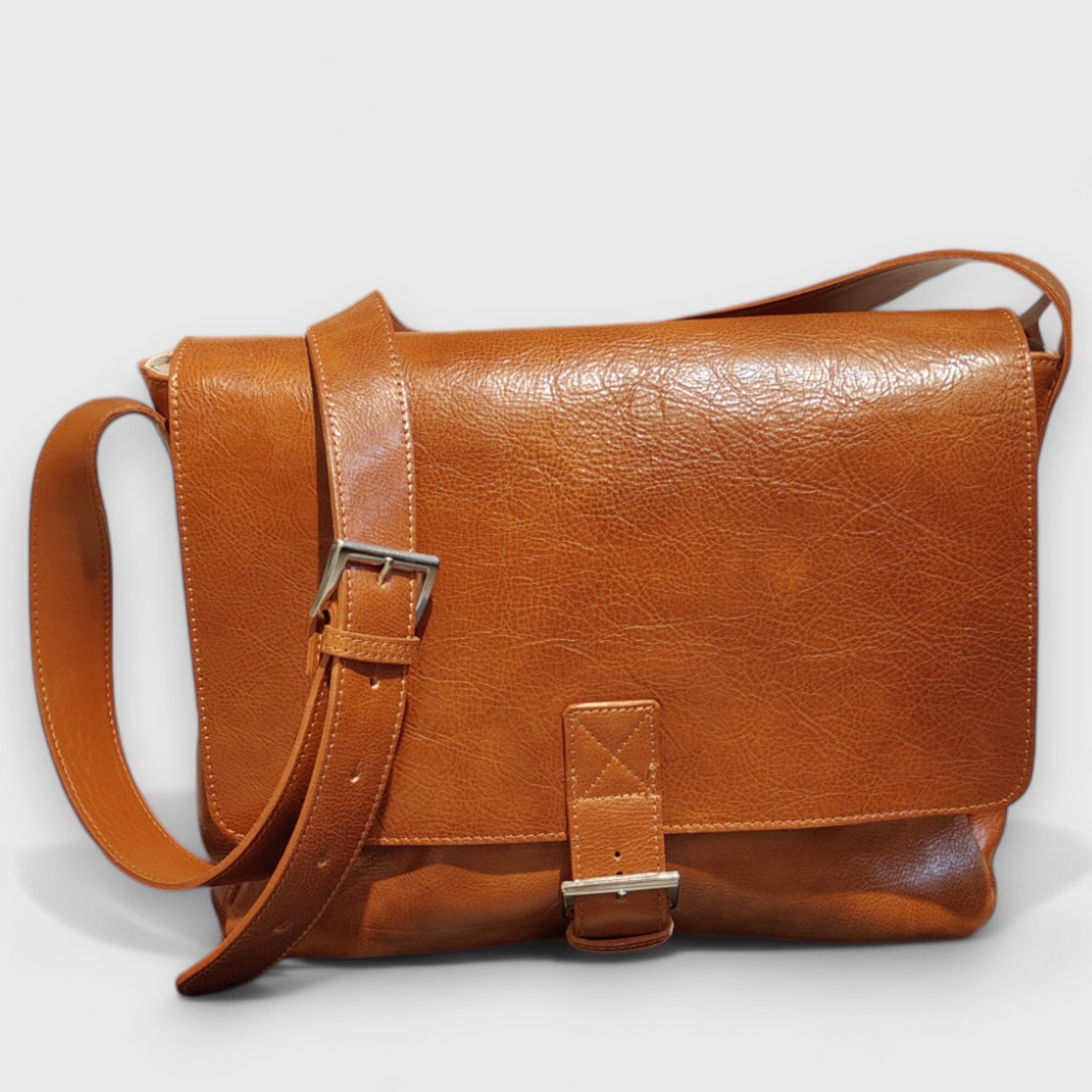 Pelletteria Pelle Nuda Milano, Artigianato italiano, borsa uomo, vera pelle, Luca marrone