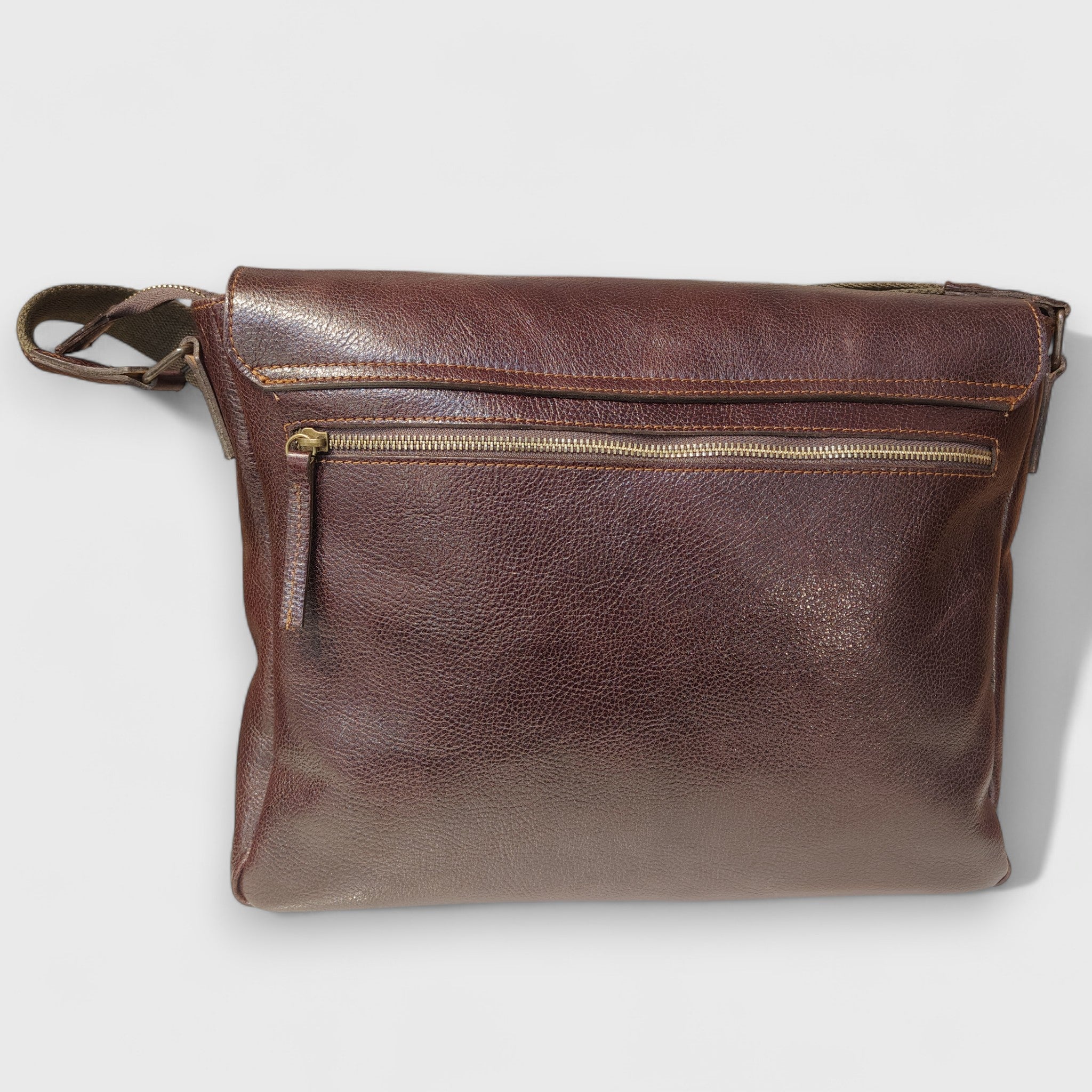 Pelle Nuda Milano, Artigianato Italiano, Vera Pelle, Negozio borse uomo donna, Maestro marrone