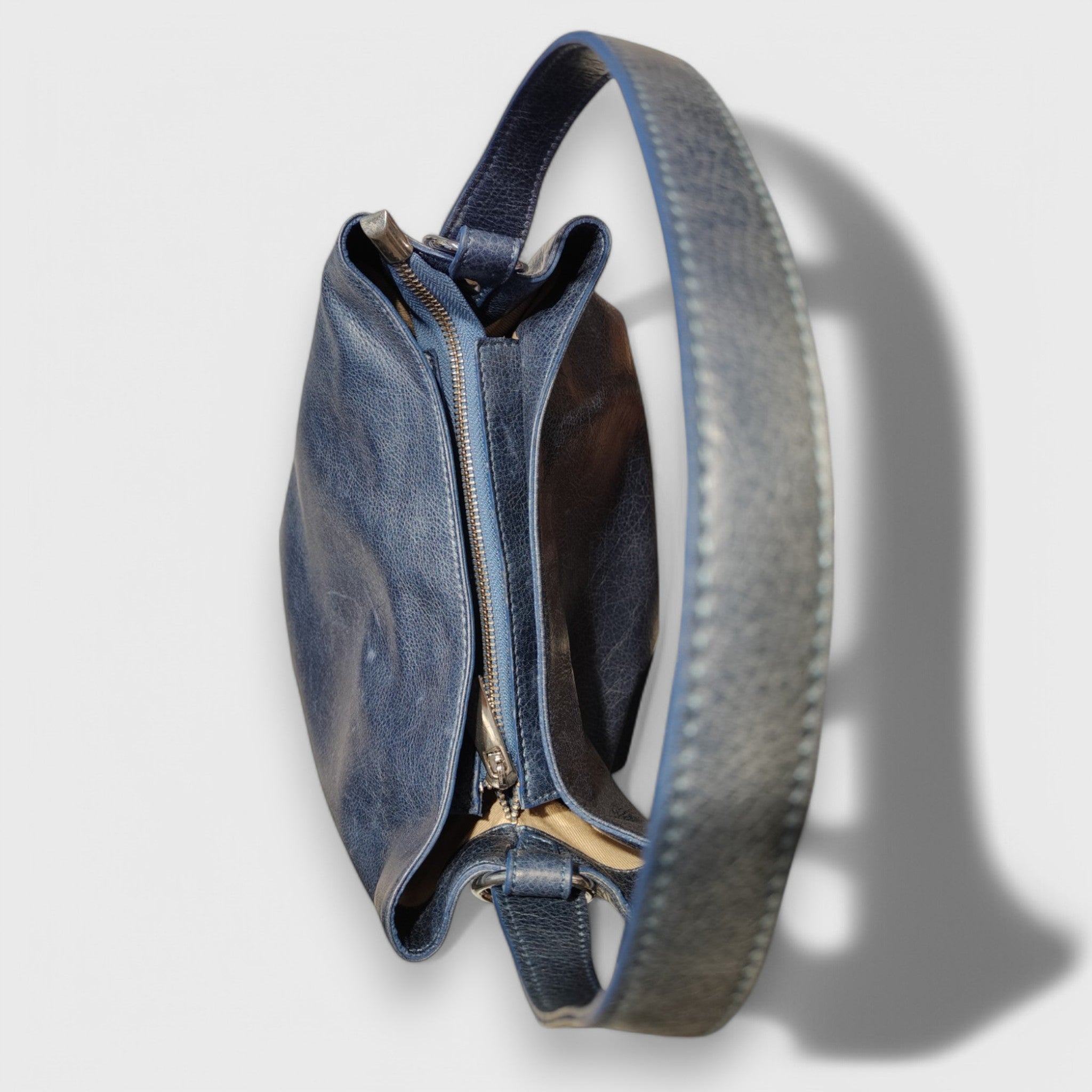 Pelletteria Pelle Nuda Milano, Vera pelle, Negozio borsa donna, artigianato italiano, Matilde blu