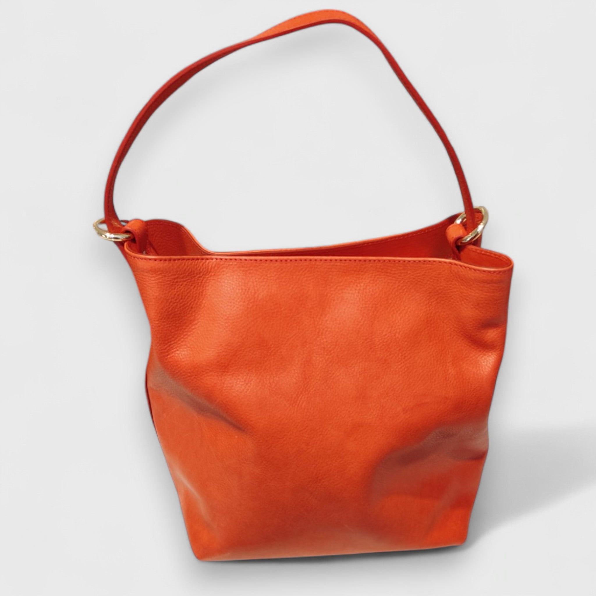 Pelletteria Pelle Nuda Milano, Artigianato italiano, Vera Pelle, Negozio borse donna, Matilde corallo