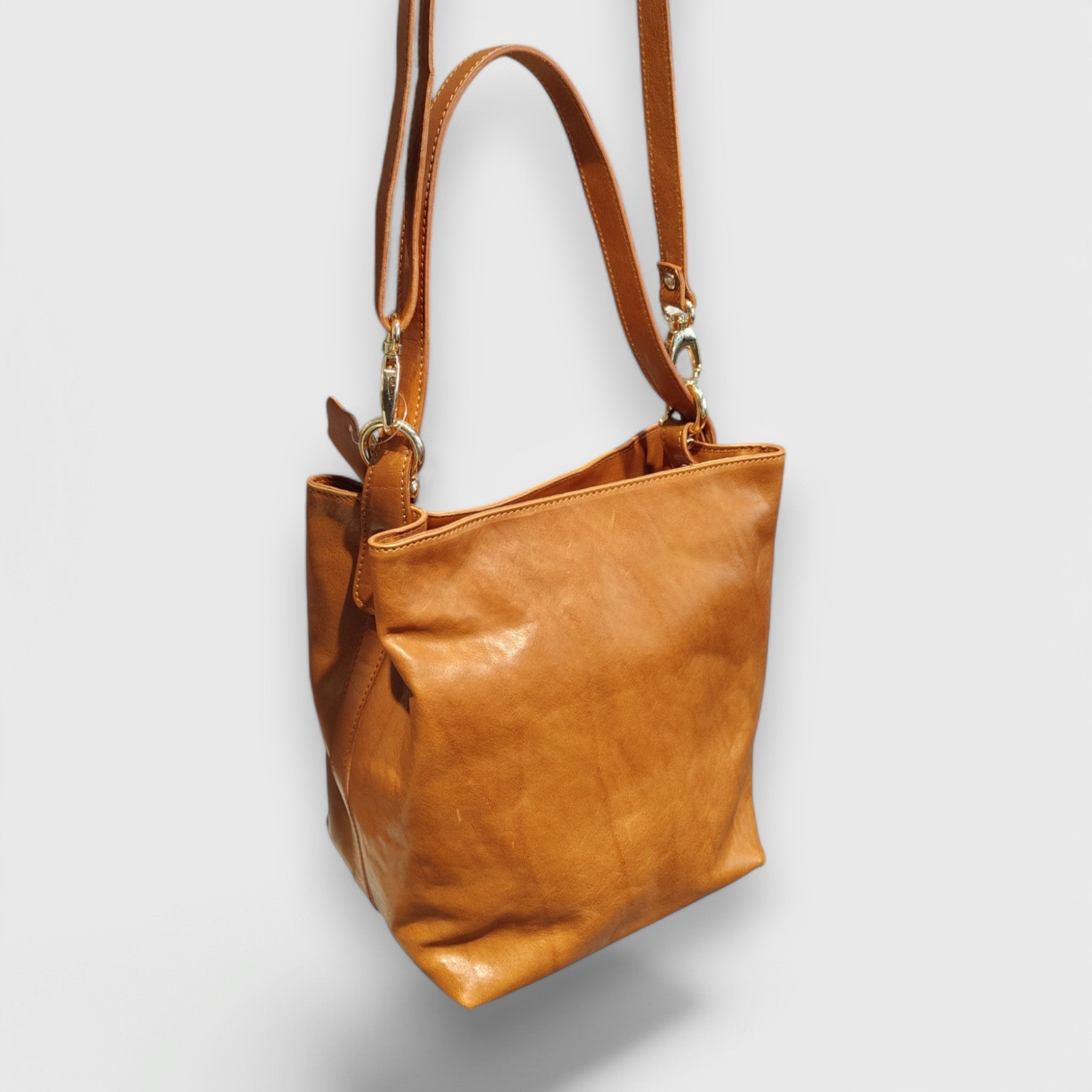 Pelletteria Pelle Nuda Milano, Artigianato italiano, Vera pelle, Negozio borse donna, Matilde marrone