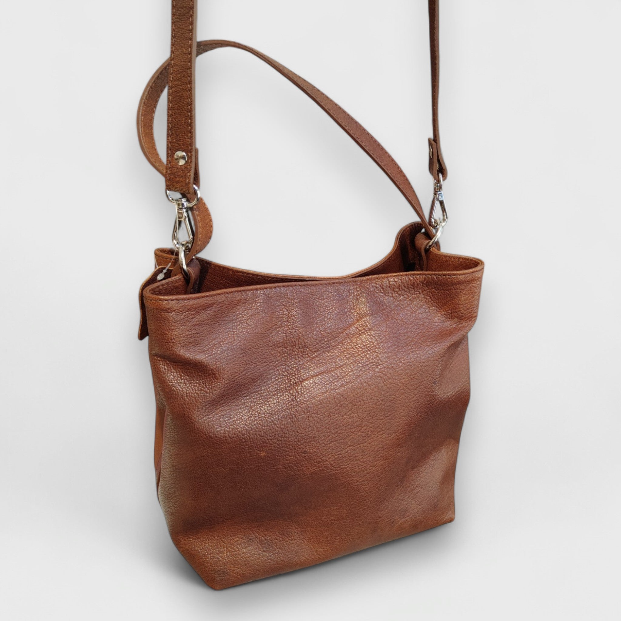 Pelletteria Pelle Nuda Milano, Artigianato italiano, Vera Pelle, Negozio borse donna, Matilde marrone