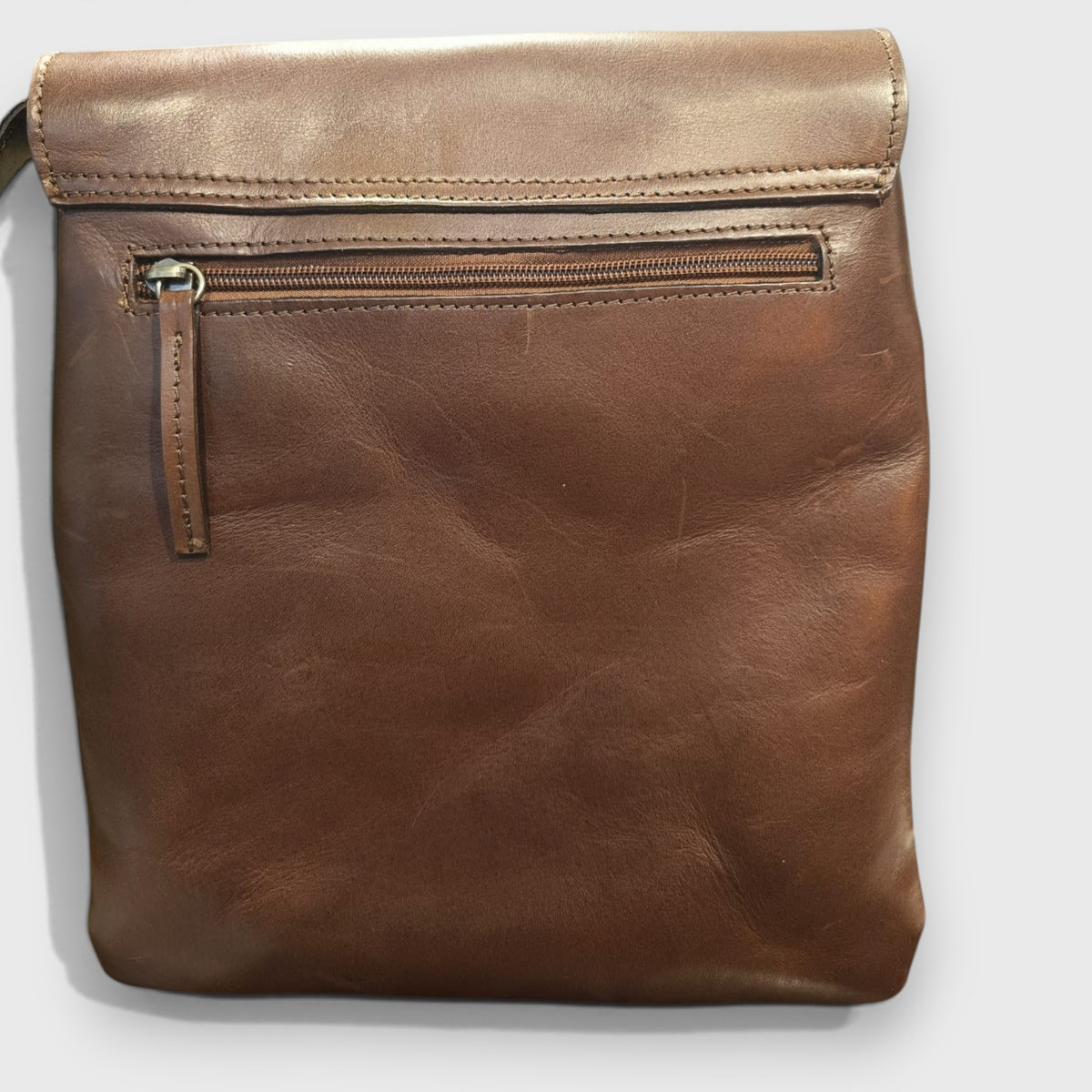 Pelletteria Pelle Nuda Milano, Vera pelle italiana, negozio borse donna, Milano marrone