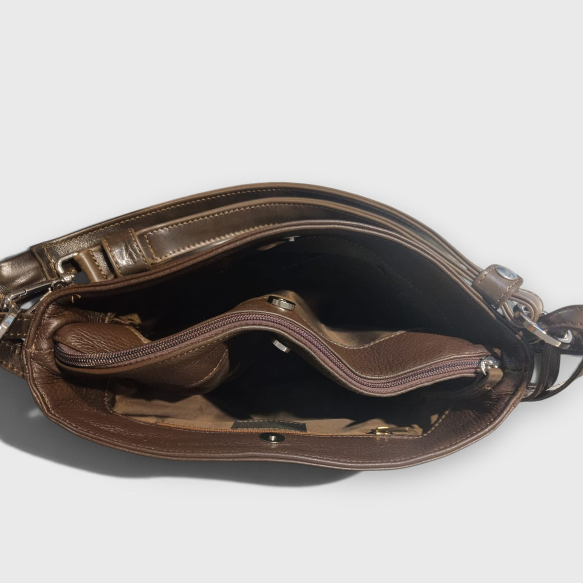 Pelletteria Pelle Nuda MIlano, Vera pelle Italiana, Negozio borse donna, Monica marrone scuro