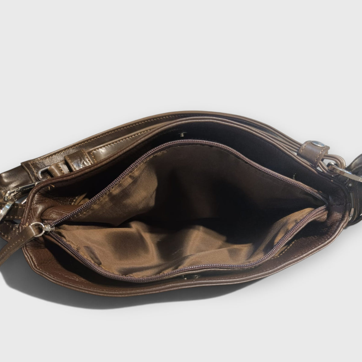 Pelletteria Pelle Nuda MIlano, Vera pelle Italiana, Negozio borse donna, Monica marrone scuro