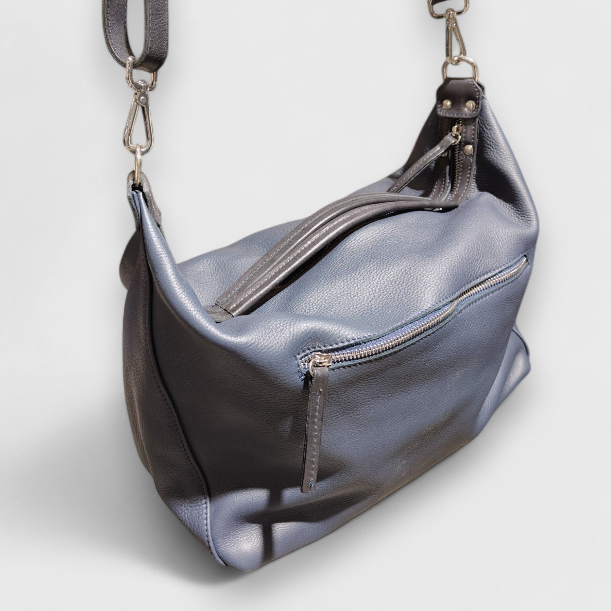 Pelletteria Pelle Nuda Milano, Artigianato Italiano, Vera Pelle, Negozio borse donna, Natalia blu