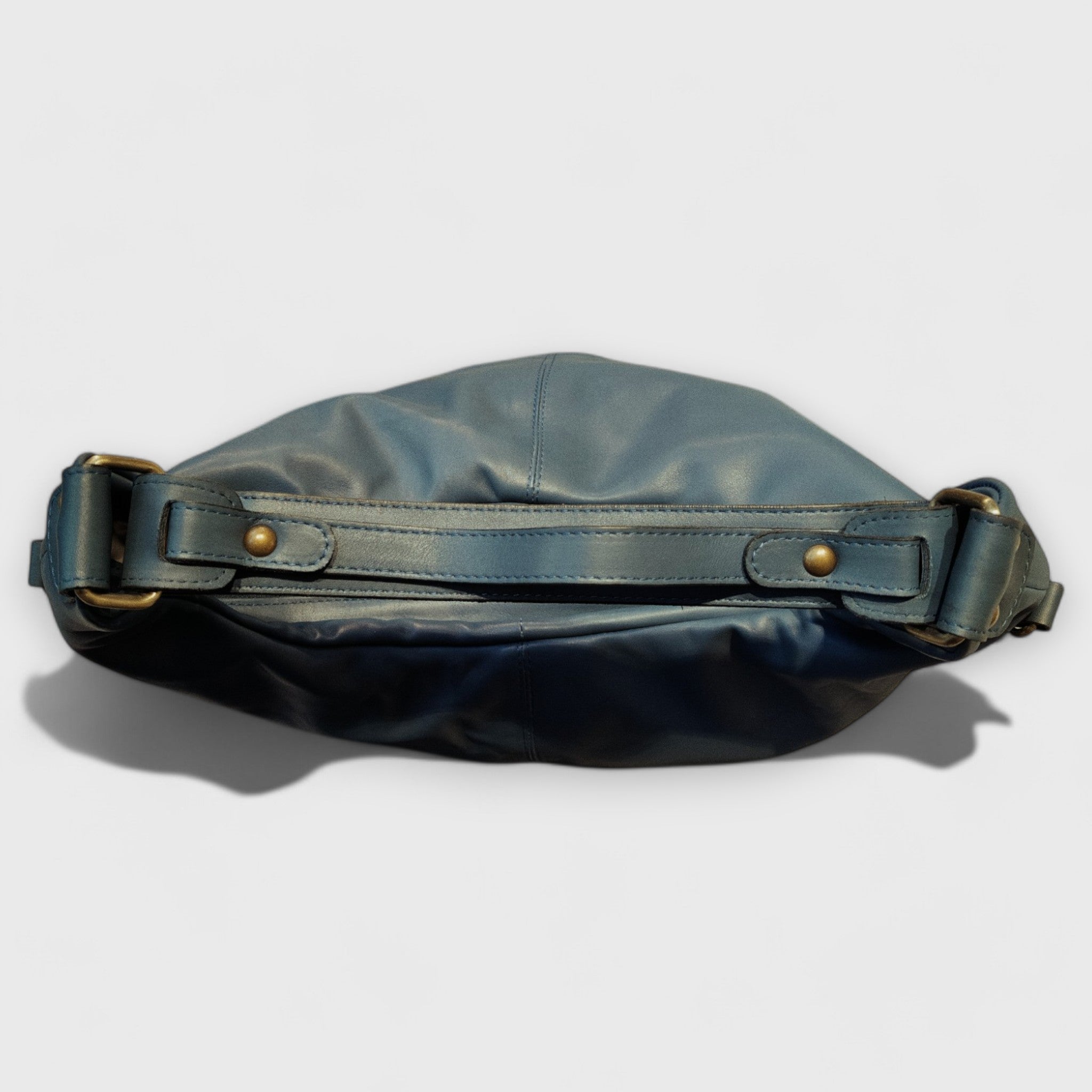 Pelletteria Pelle Nuda Milano, Artigianato italiano, vera pelle, Negozio borse donna, Sacca Croce azzurro