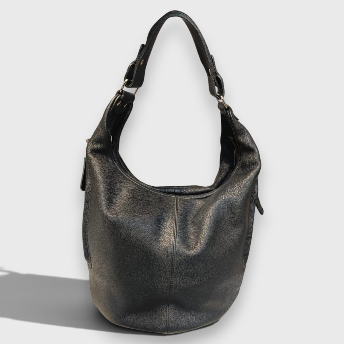Pelletteria Pelle Nuda Milano, Vera pelle italiana, Negozio borse donna, Sacca Croce nero