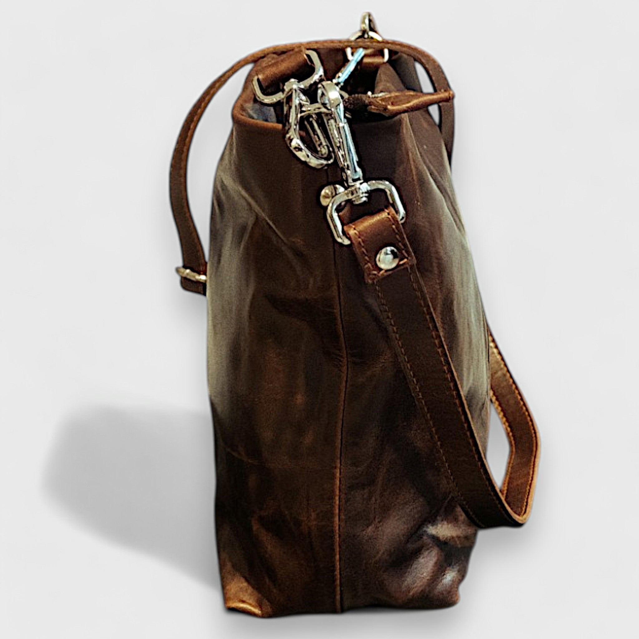 Pelletteria Pelle Nuda Milano, Artigianato italiano, vera pelle, borse donna, Sara marrone