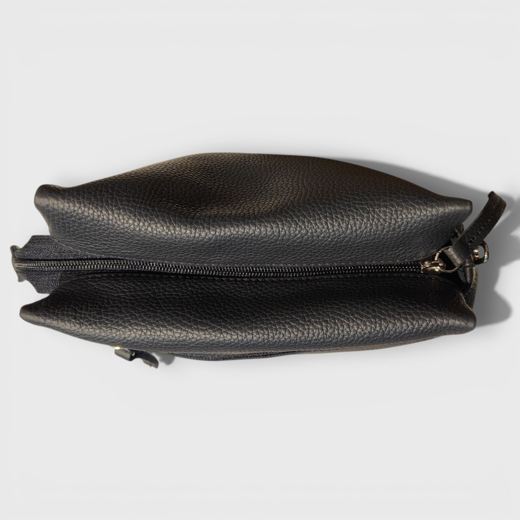 Pelletteria Pelle Nuda Milano, Artigianato italiano, Vera pelle, Negozio borse donna, Sbuffo blu