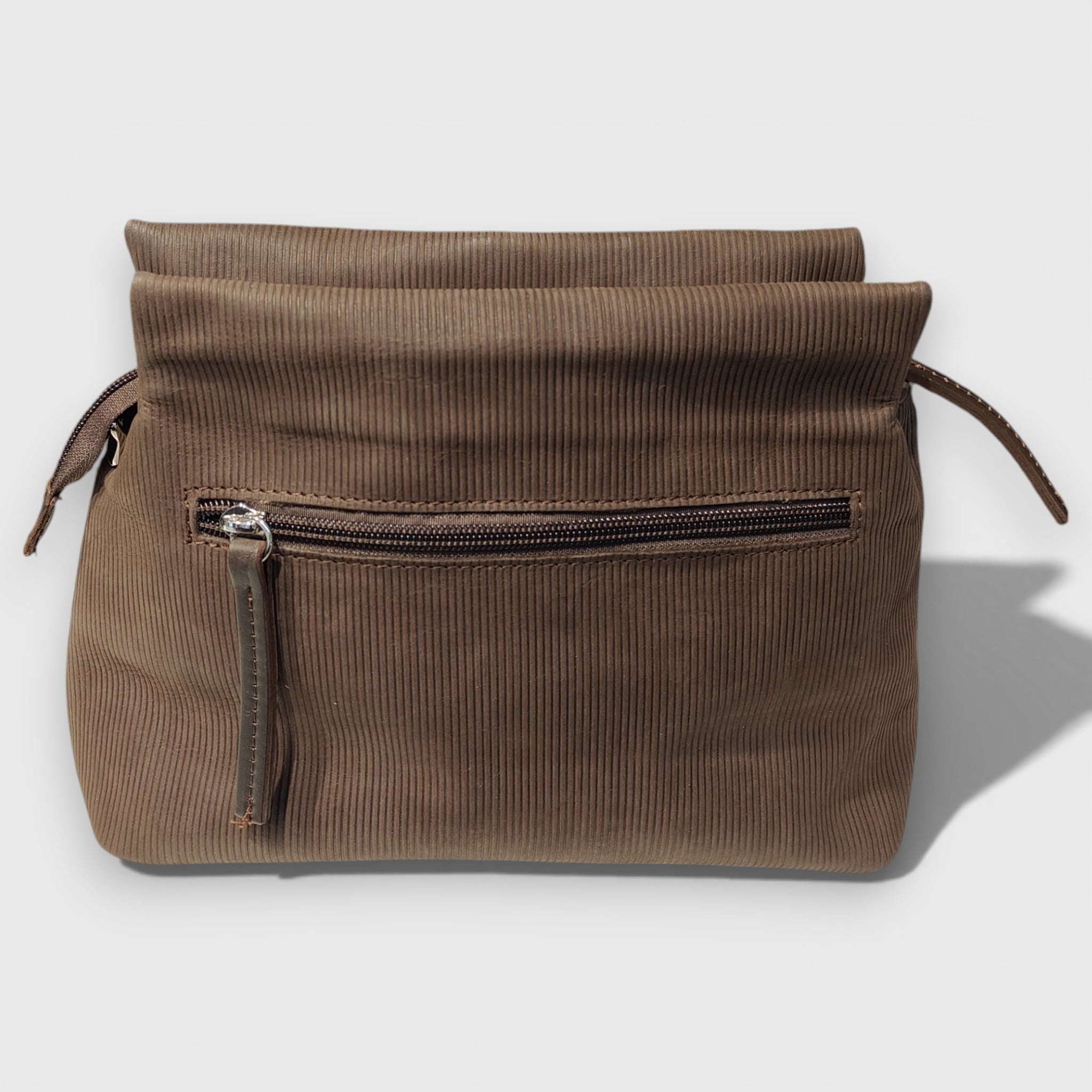 Pelletteria Pelle Nuda Milano, Artigianato italiano, Vera pelle, Negozio borse donna, Sbuffo marrone nabuk