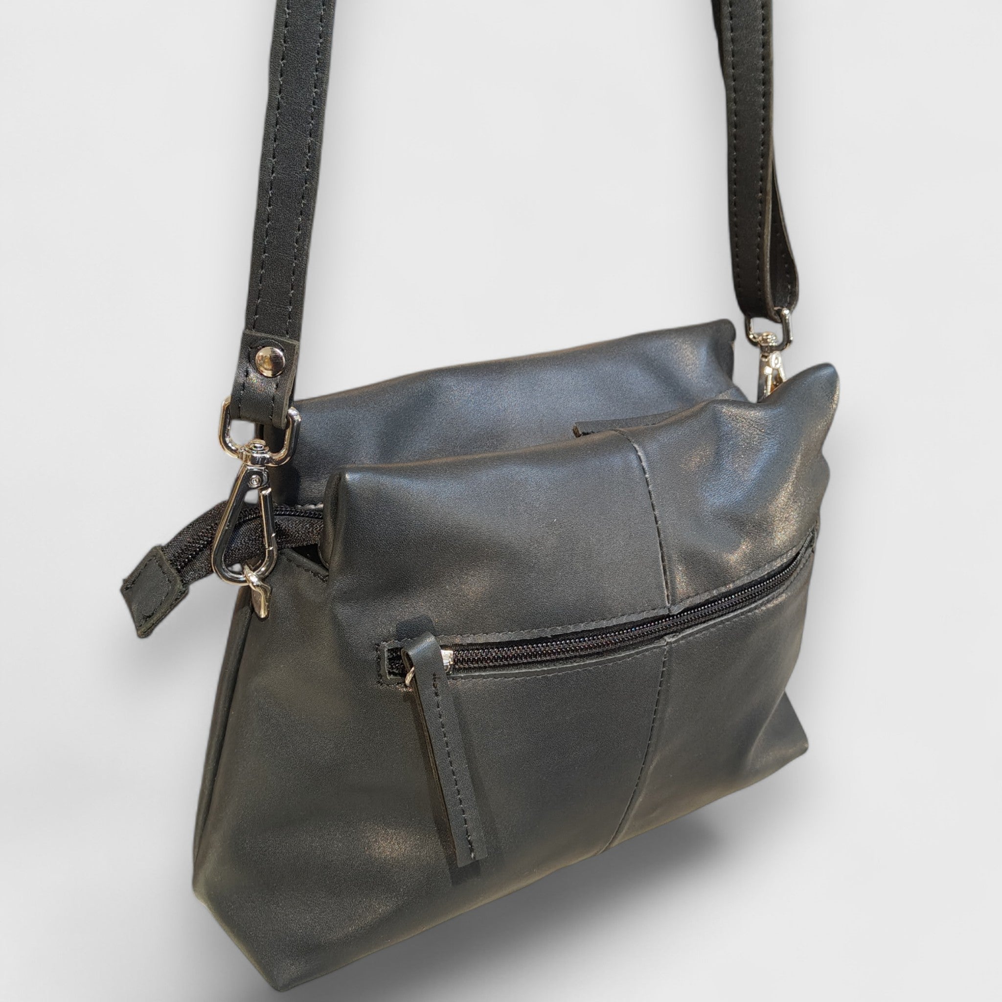 Pelletteria Pelle Nuda Milano, Artigianato Italiano, Vera pelle, Negozio borse donna, Sbuffo nero