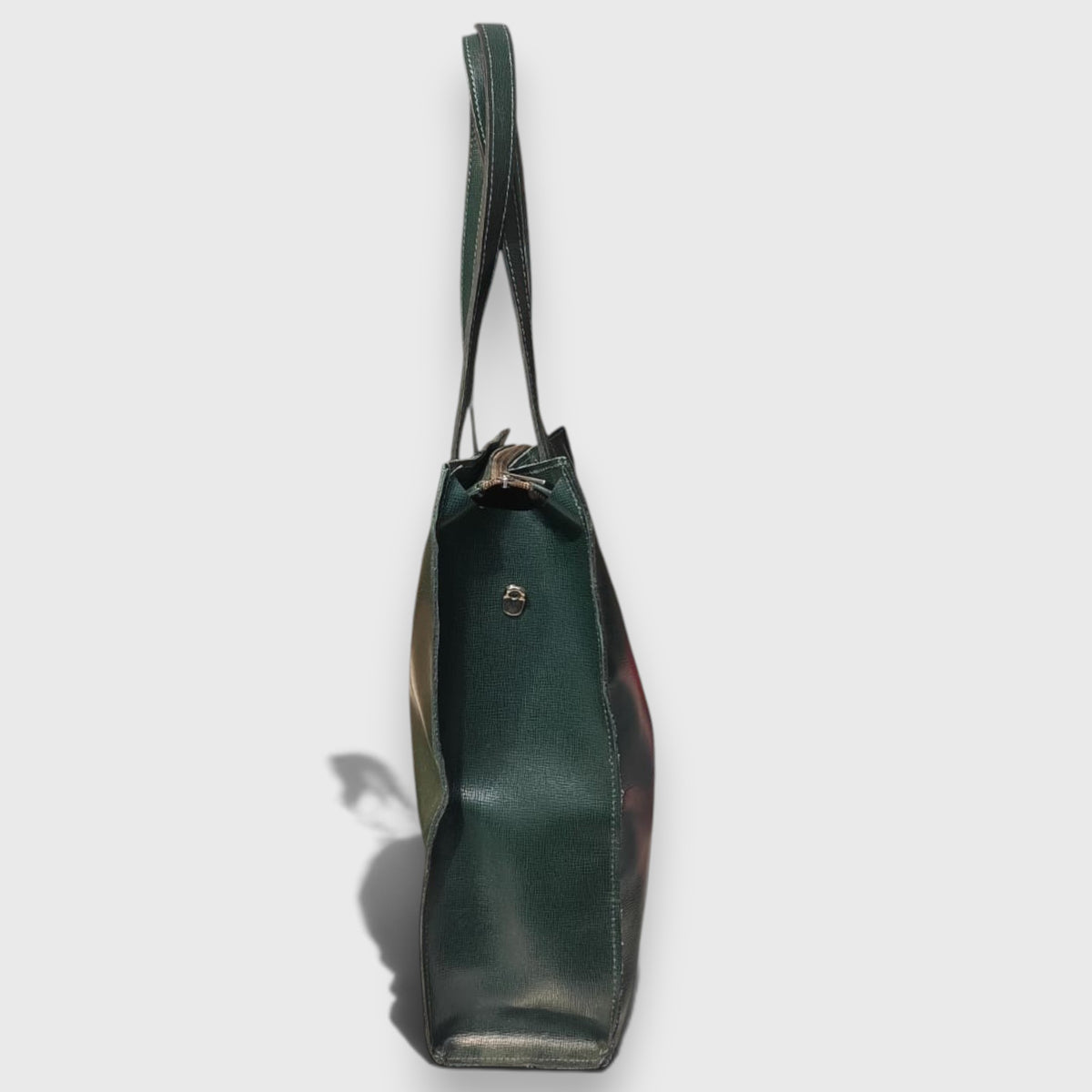 Pelletteria Pelle Nuda Milano, Vera pelle Italiana, Negozio borse donna, Simona verdone