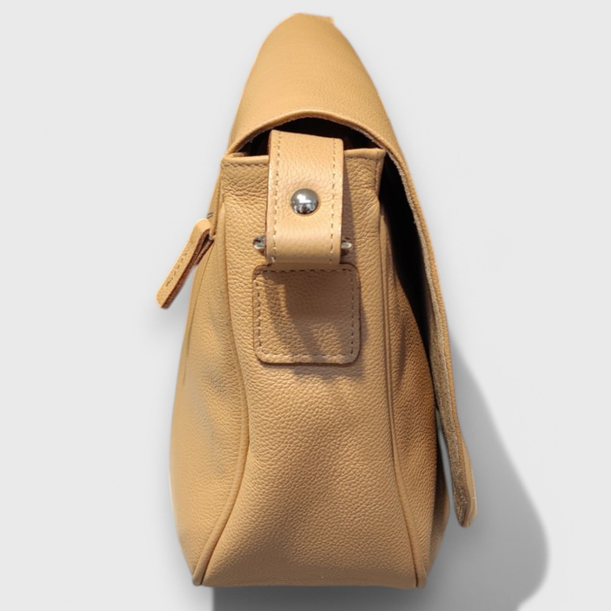 Pelletteria pelle Nuda Milano, Artigianato italiano, vera pelle, Negozio borse donna, Tolfa grande beige