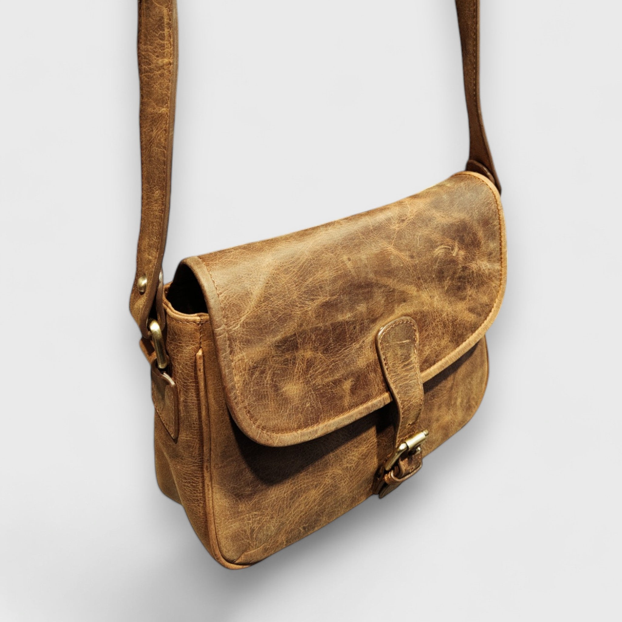 Pelletteria Pelle Nuda Milano, artigianato italiano, vera pelle, Negozio borse donna, Tolfa marrone