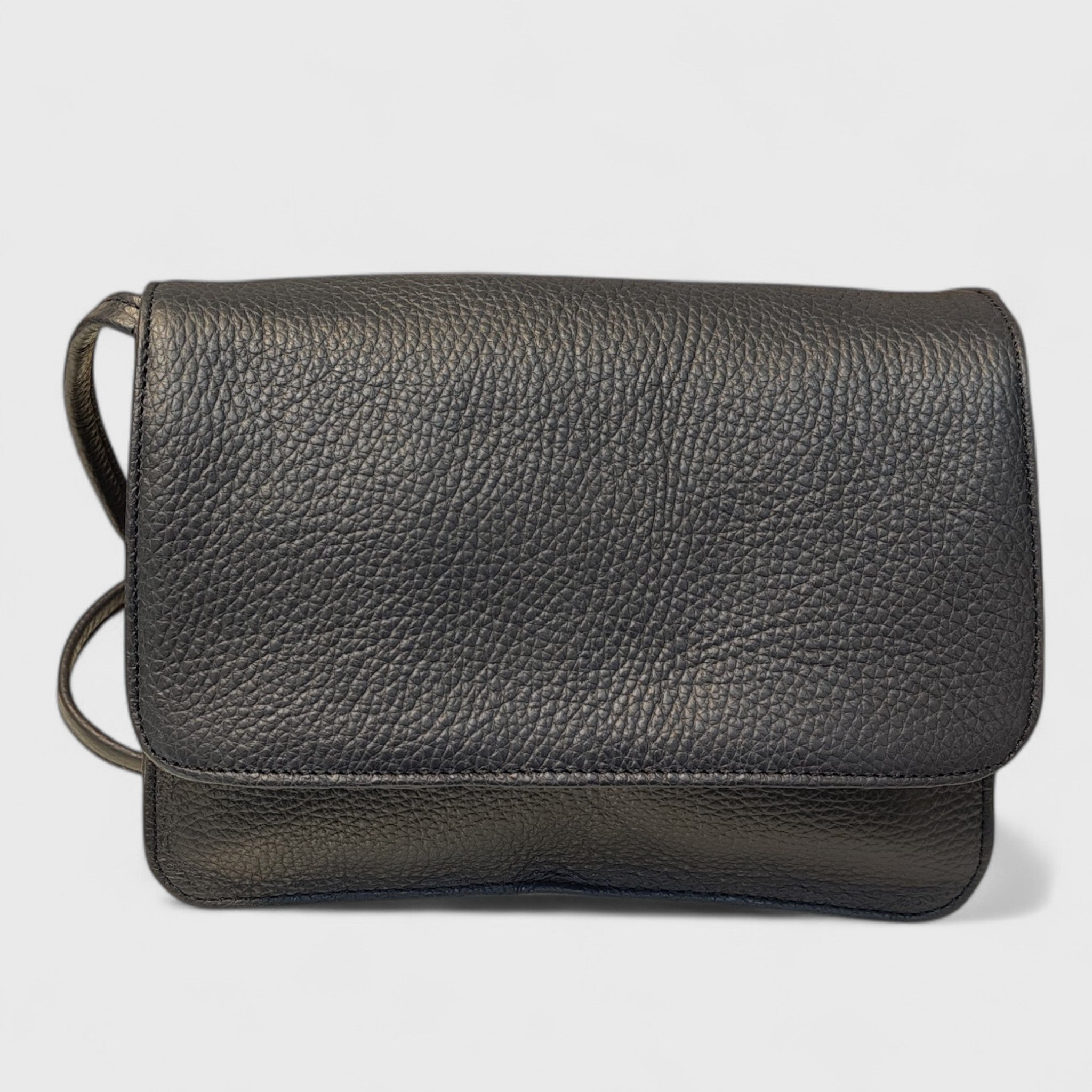 Pelletteria Pelle Nuda Milano, Artigianato Italiano, Vera Pelle, Negozio borse donna, Tre soffietti blu