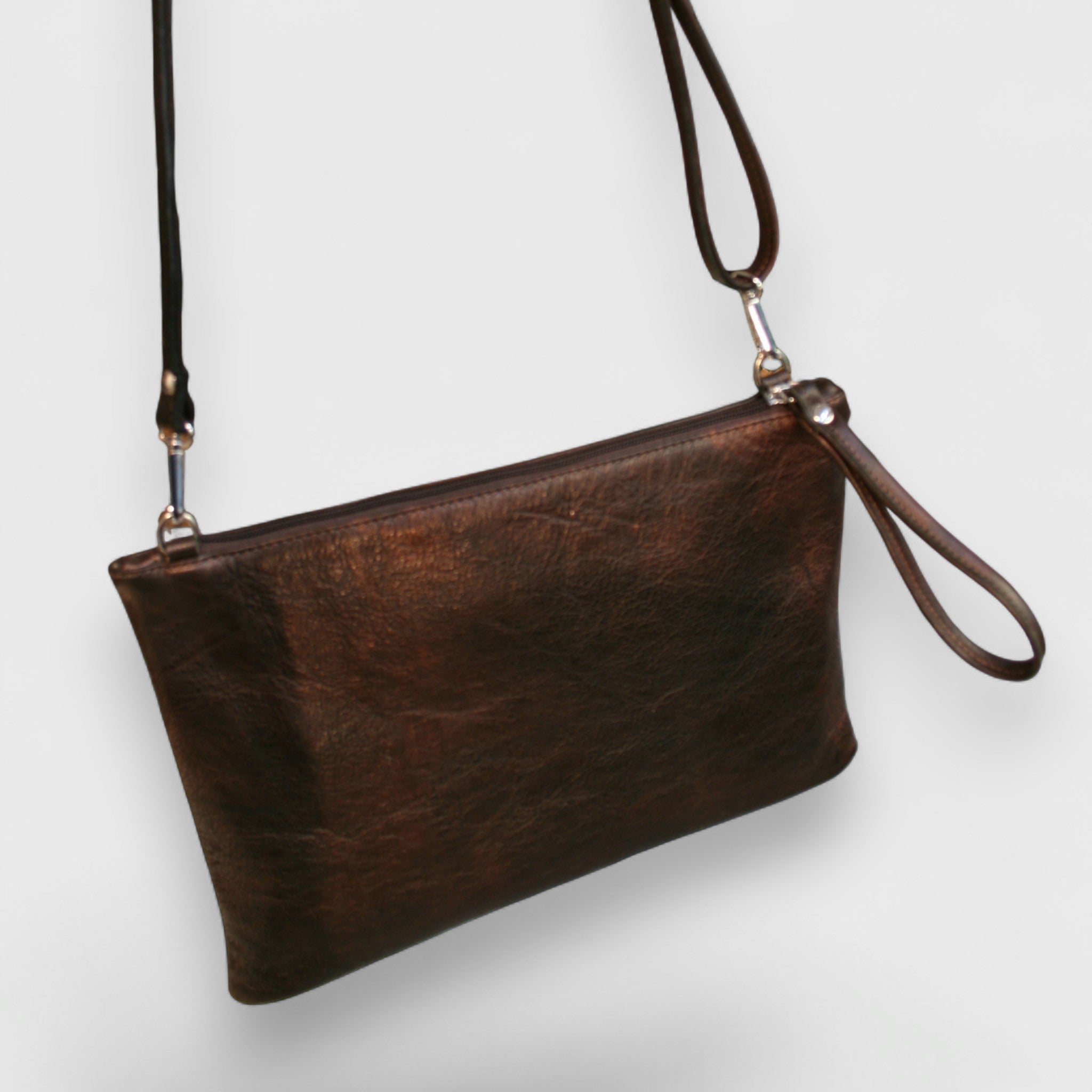 Pelletteria Pelle Nuda Milano, Artigianato Italiano, Vera pelle, Negozio borse donna, Trousse Clara marrone