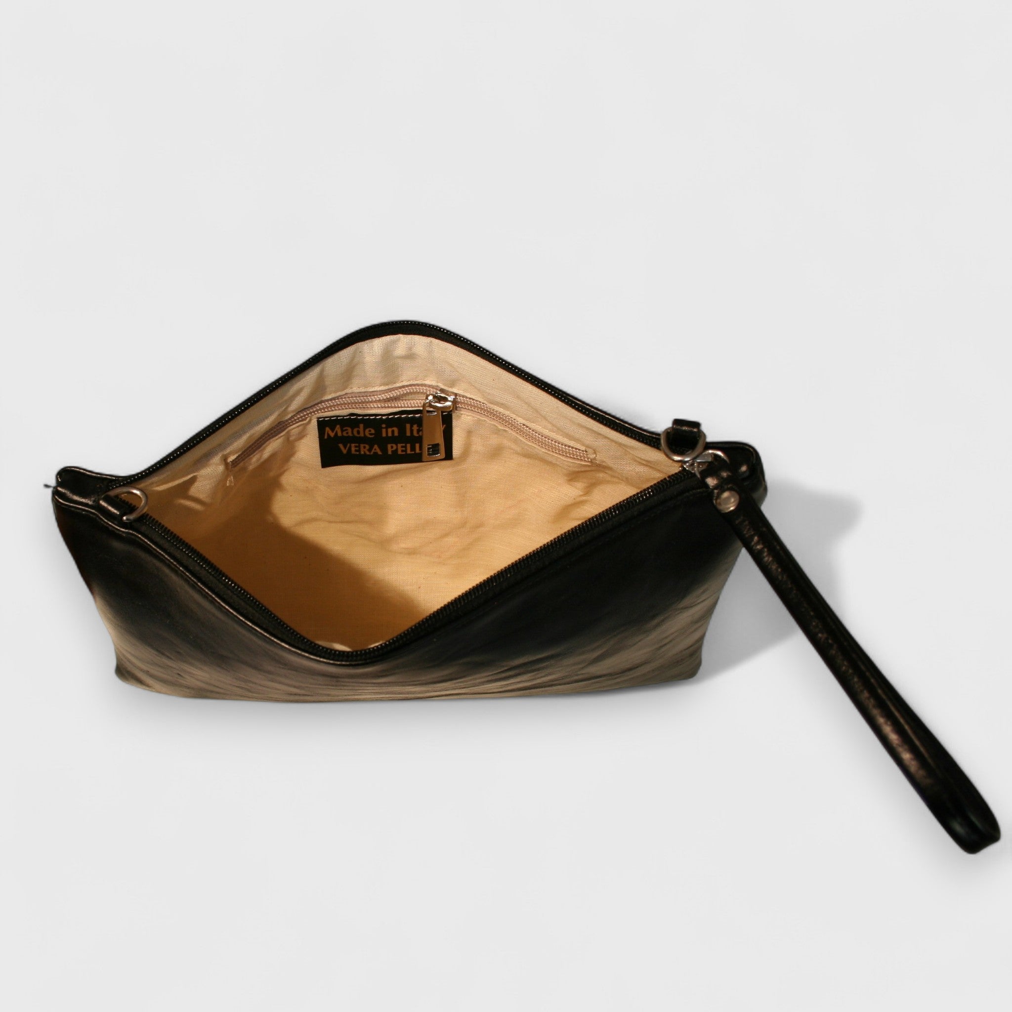 Pelletteria Pelle Nuda Milano, Artigianato Italiano, Vera pelle, Negozio borse donna, Trousse Clara nero