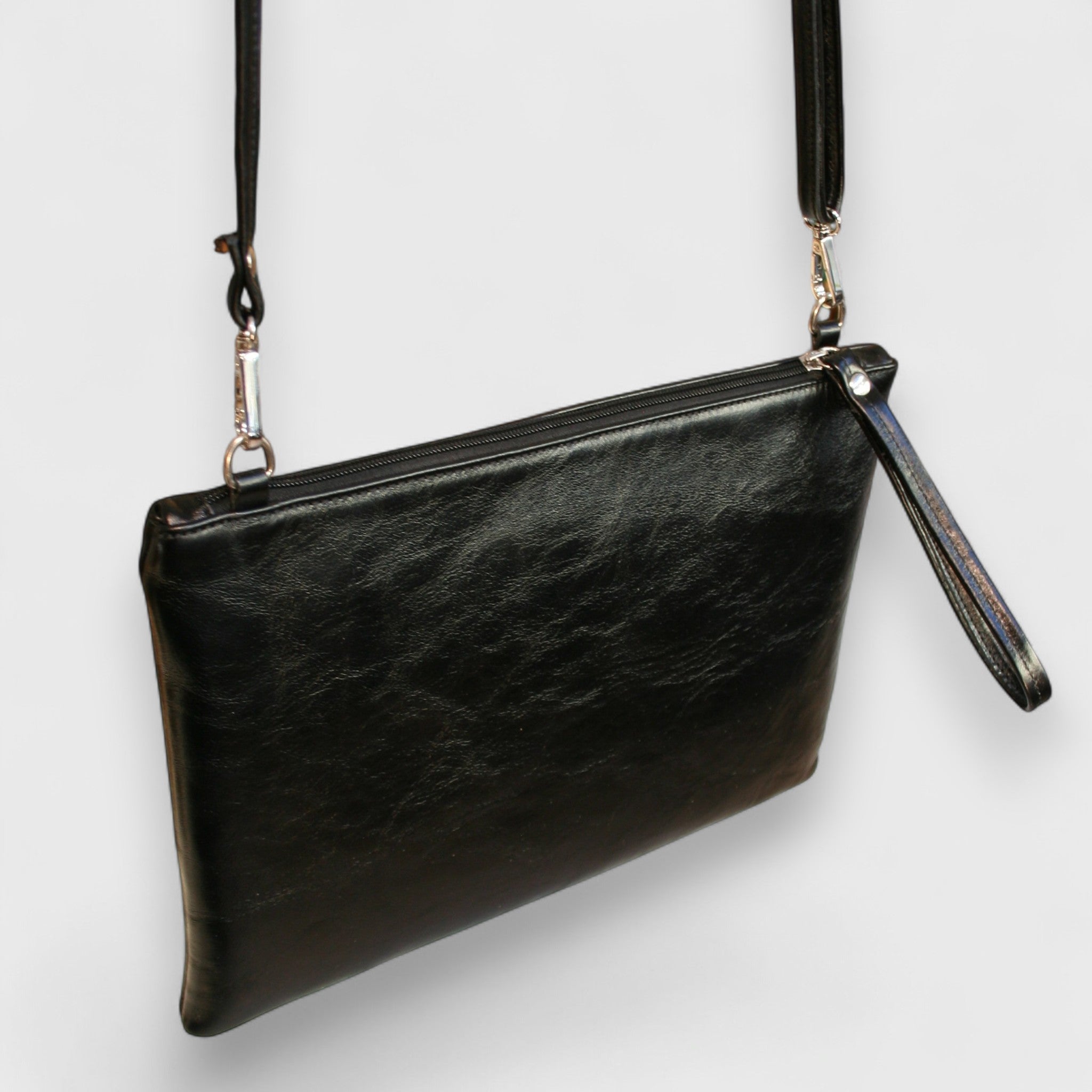 Pelletteria Pelle Nuda Milano, Artigianato Italiano, Vera pelle, Negozio borse donna, Trousse Clara nero
