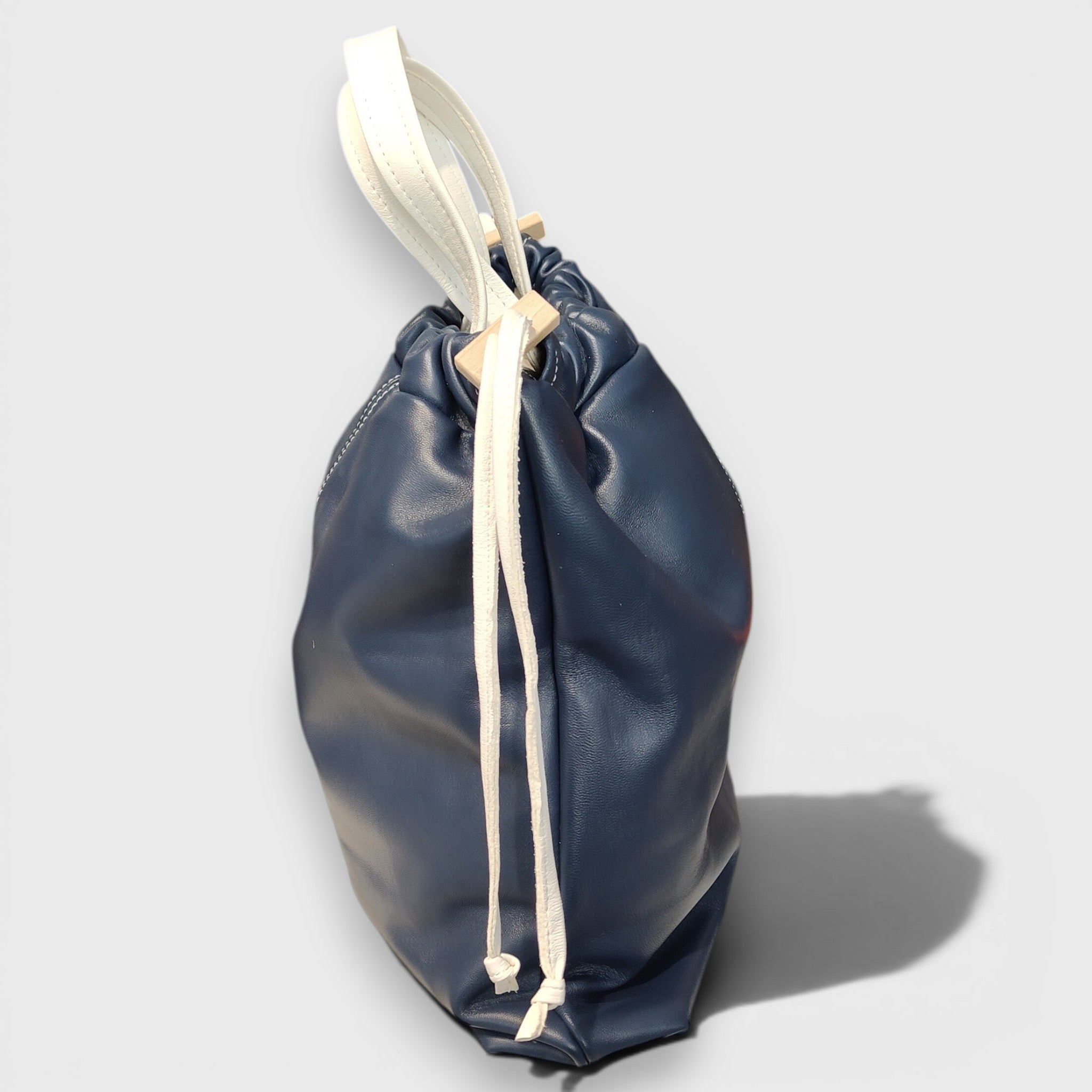 Pelletteria Pelle Nuda Milano, Vera pelle italiana, negozio borse donna, Venere blu