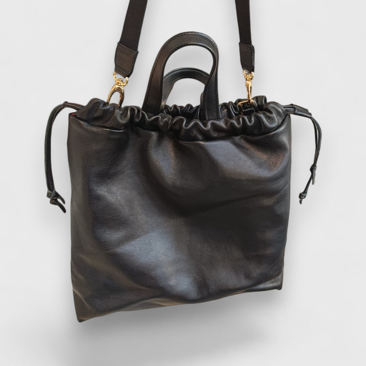 Pelletteria Pelle Nuda Milano, Vera pelle Italiana, Negozio borse donna, Venere nero