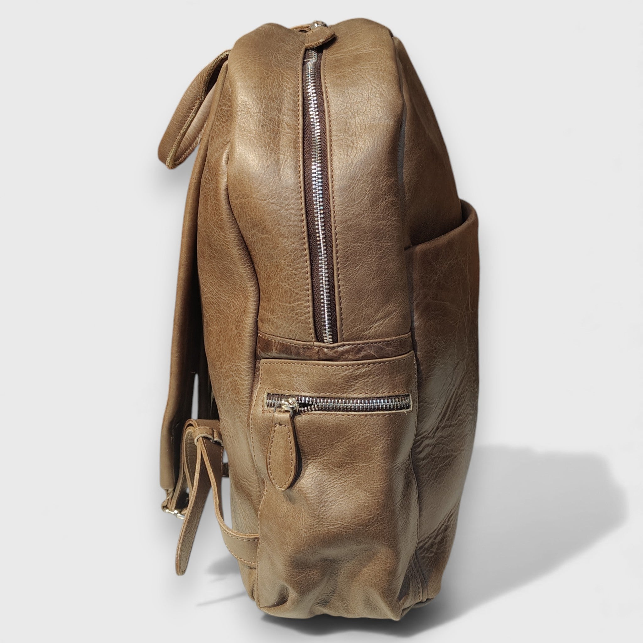 Pelletteria Pelle Nuda Milano, Artigianato Italiano, Vera pelle, Negozio borse donna uomo, Zaino Venty marrone