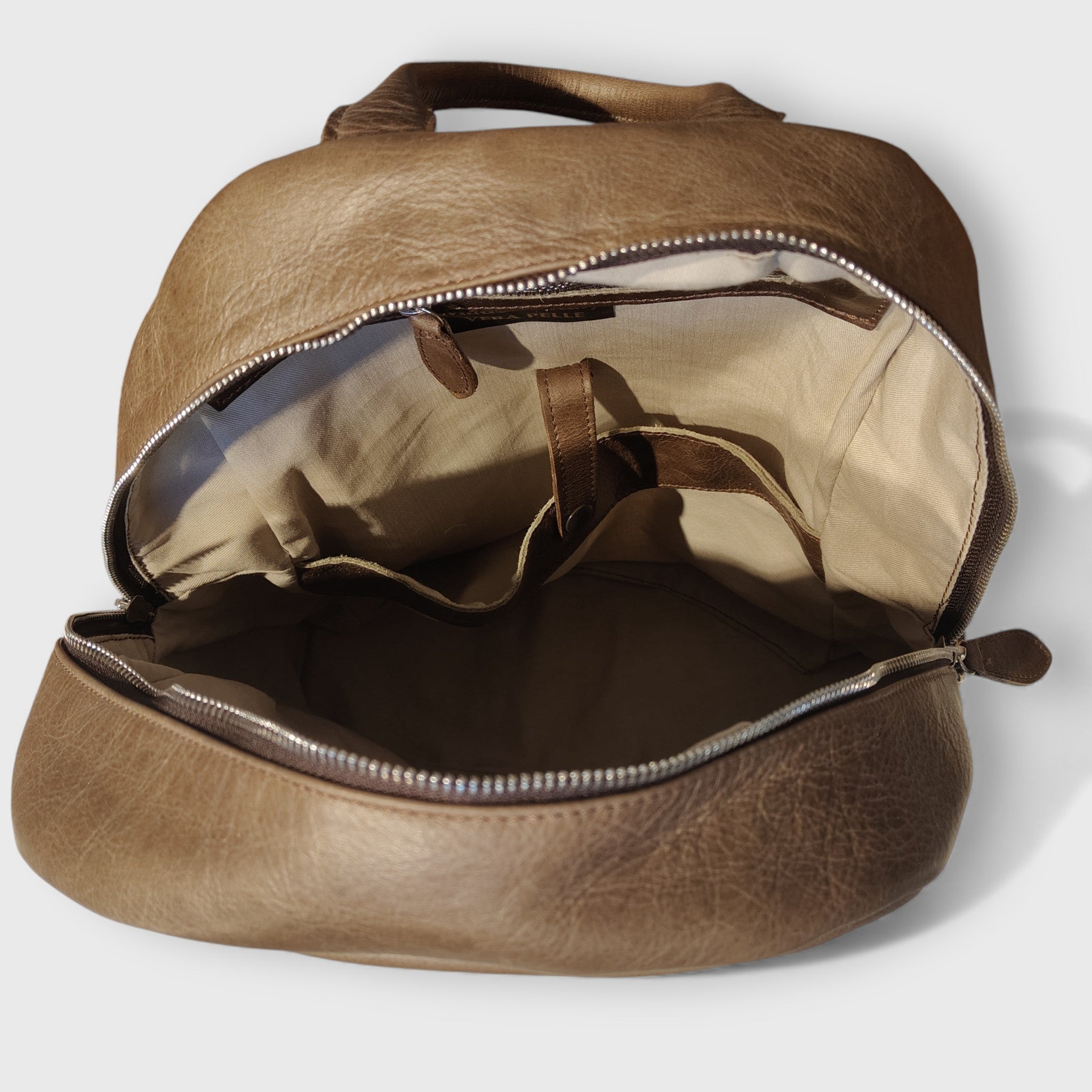 Pelletteria Pelle Nuda Milano, Artigianato Italiano, Vera pelle, Negozio borse donna uomo, Zaino Venty marrone