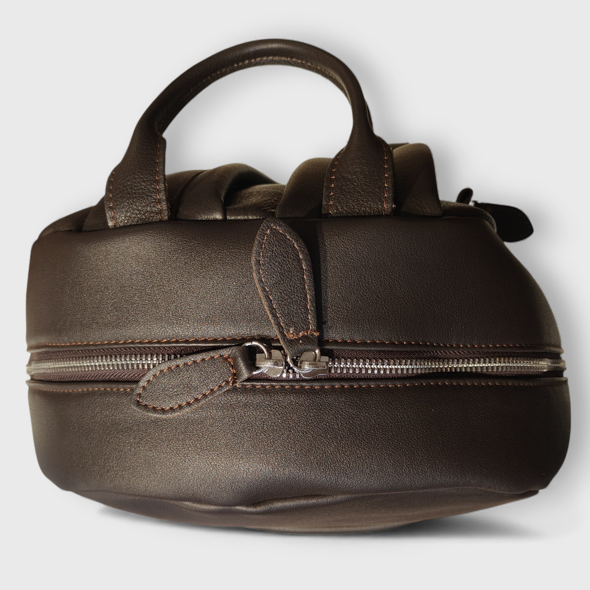 Pelletteria Pelle Nuda Milano, Artigianato Italiano, Vera pelle, Negozio borse donna, Zaino Venty marrone scuro