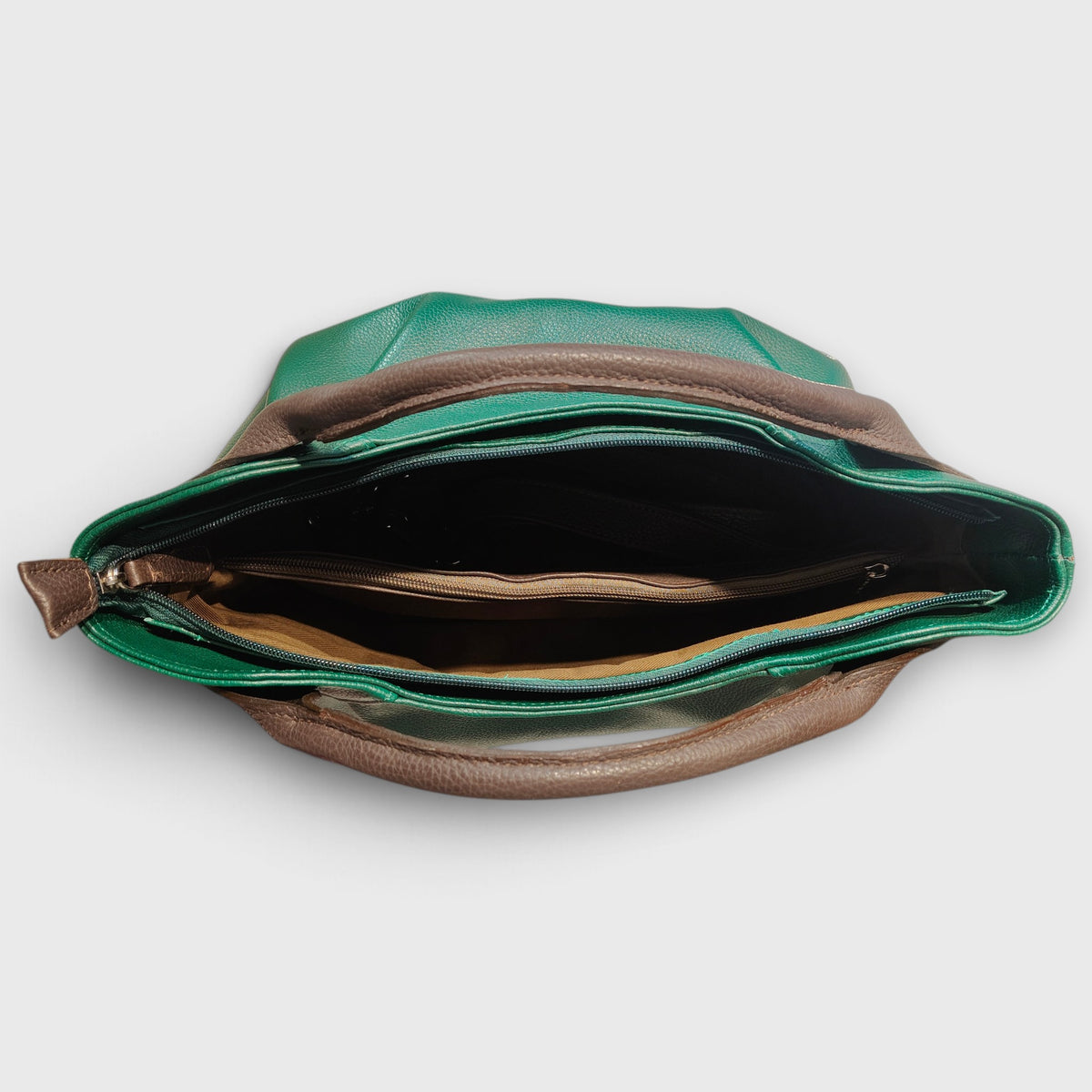Pelletteria Pelle Nuda Milano, Vera pelle italiana, Negozio borse donna, Veronica verde