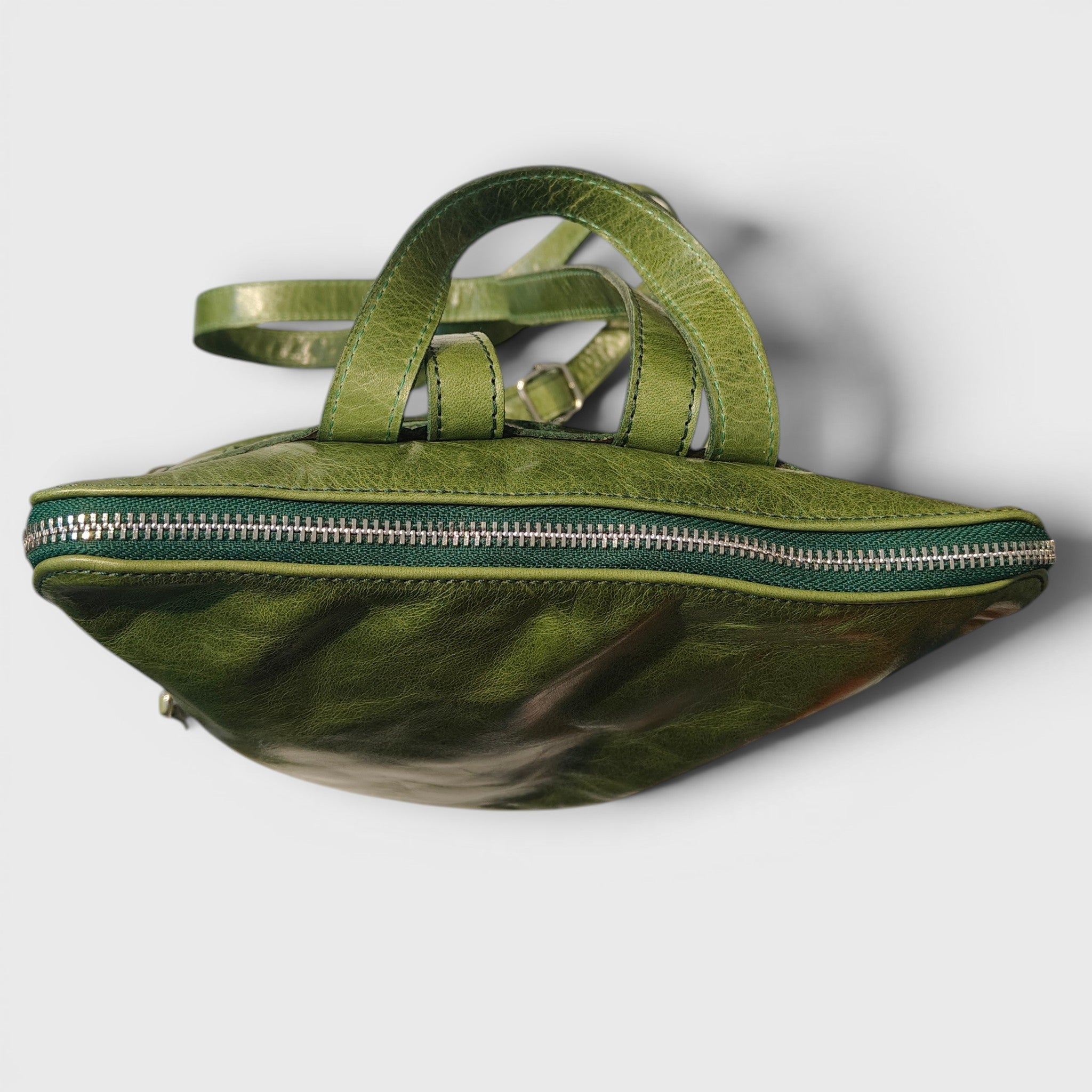 Pelletteria Pelle Nuda Milano, Vera pelle italiana, Negozio borse donna, Zaino Genova verde