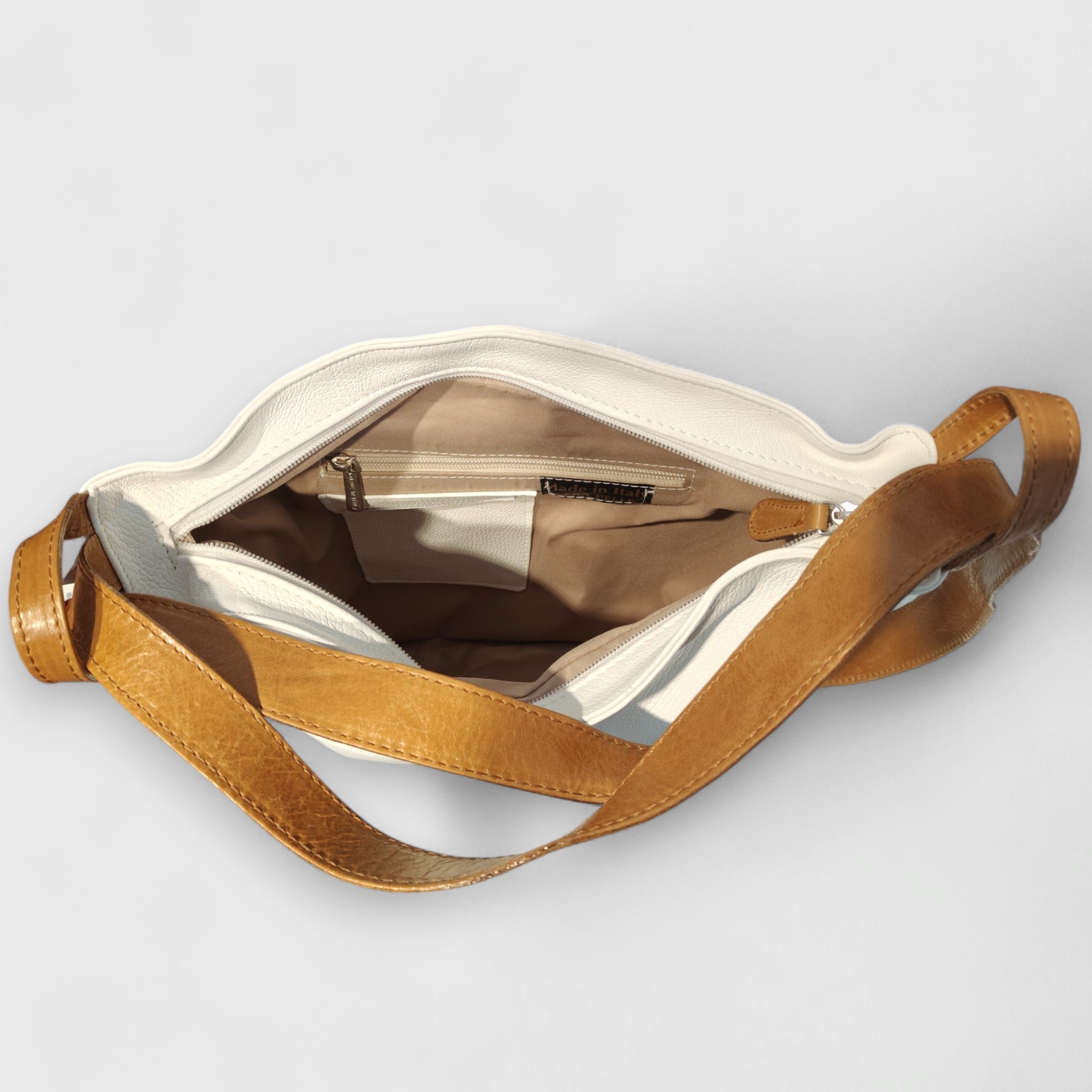 Pelletteria Pelle Nuda Milano, Artigianato Italiano, Vera Pelle, Negozio borse donna, Zaino Roma bianco