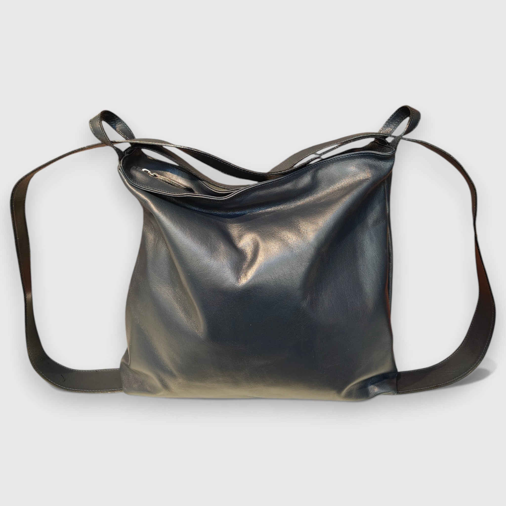 Pelletteria Pelle Nuda Milano, Artigianato Italiano, Vera Pelle, Negozio borse donna, Ziano Roma blu