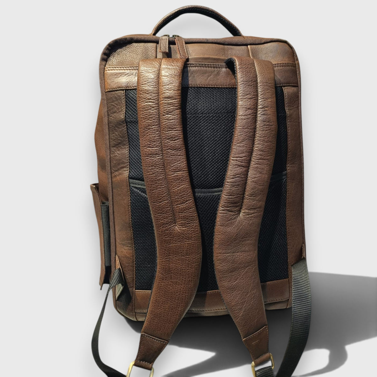 Pelletteria Pelle Nuda Milano, Vera pelle Italiana, Negozio borse uomo donna, Zaino travel marrone
