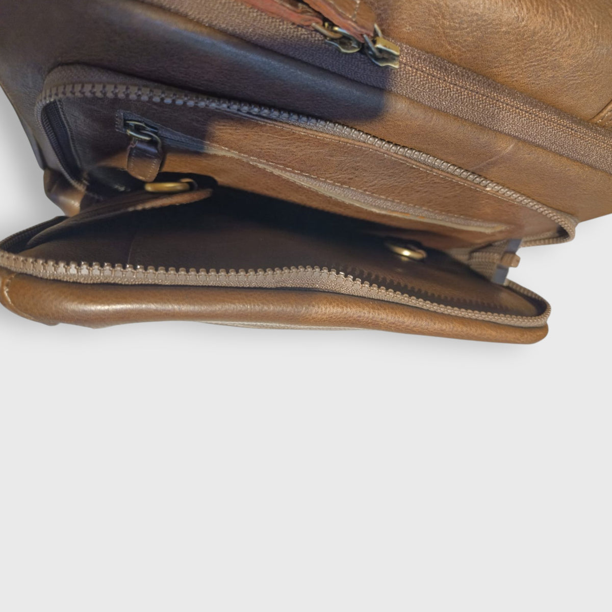 Pelletteria Pelle Nuda Milano, Vera pelle Italiana, Negozio borse uomo donna, Zaino travel marrone