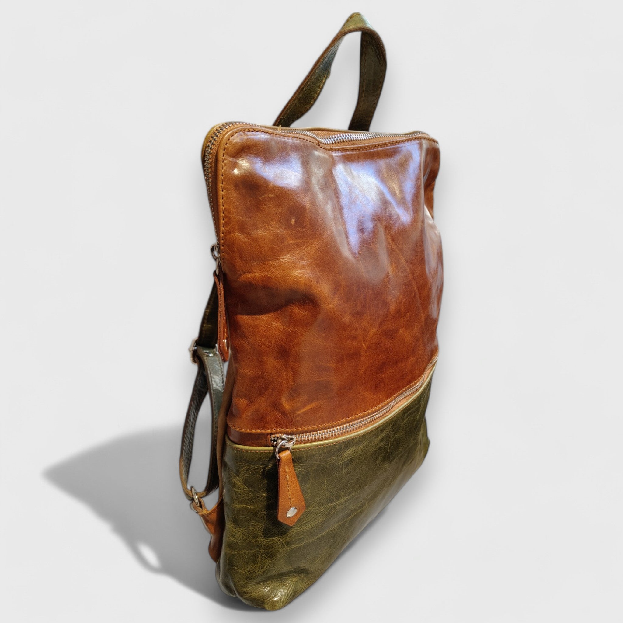 Pelletteria Pelle Nuda Milano, Artigianato italiano, vera pelle, zaino Uomo donna, Zaino Genova verde-marrone