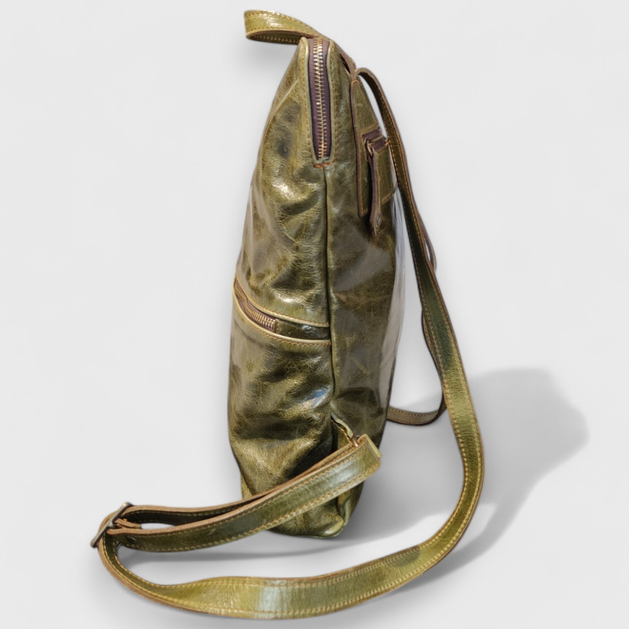 Zaino Genova verde, vera pelle, zaino uomo, zaino donna, Pelletteria Pelle Nuda Milano, artigianato italiano