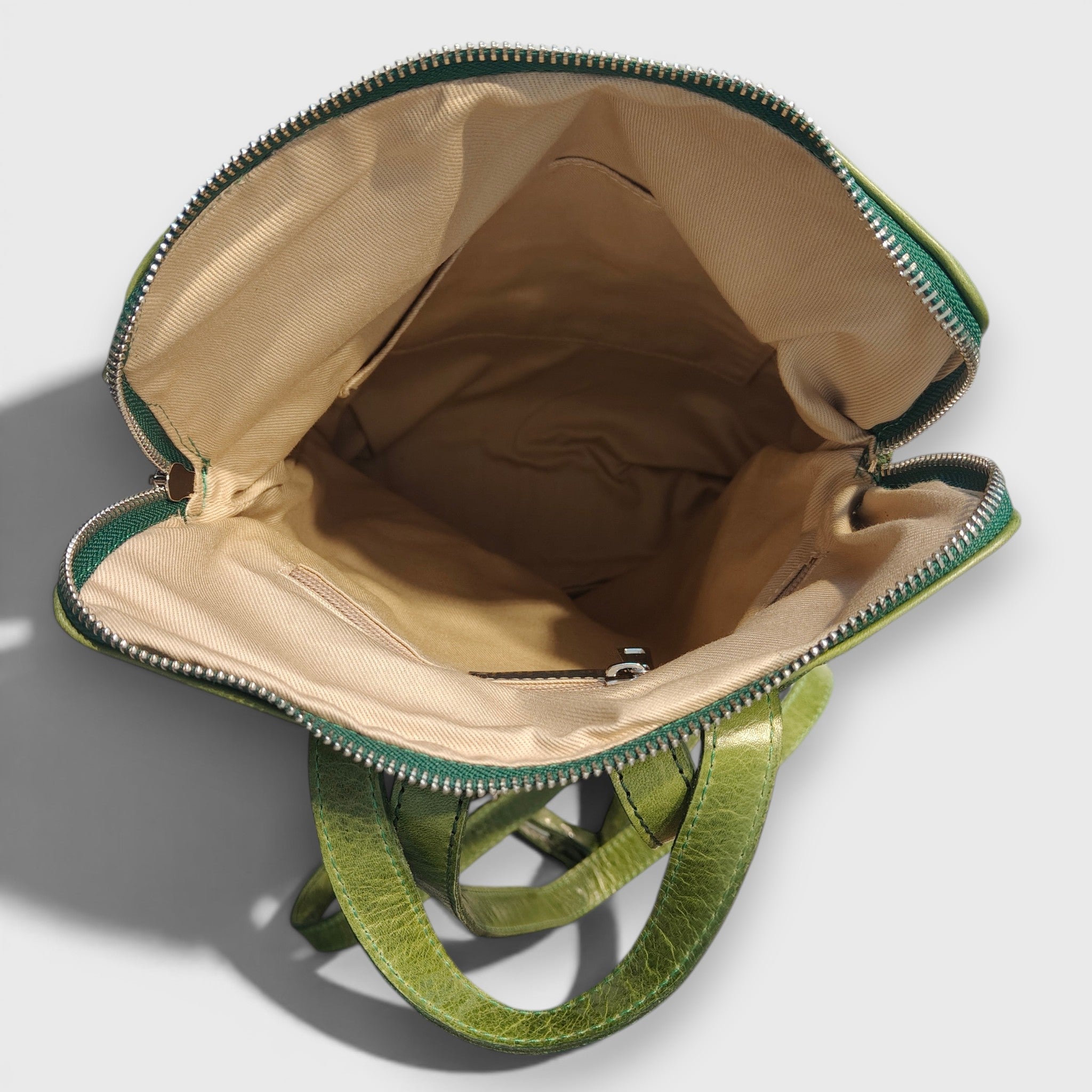 Pelletteria Pelle Nuda Milano, Vera pelle italiana, Negozio borse donna, Zaino Genova verde