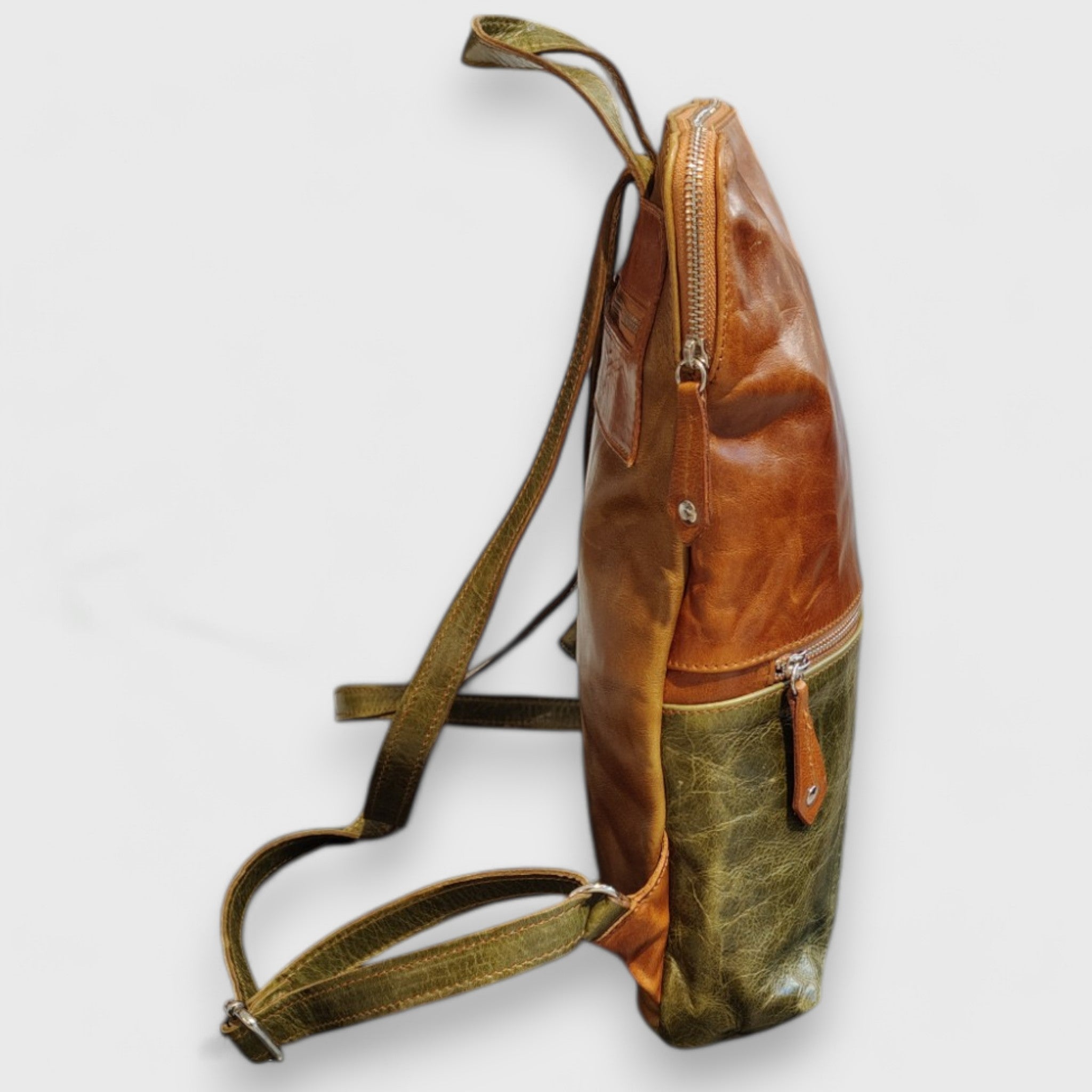 Pelletteria Pelle Nuda Milano, Artigianato italiano, vera pelle, zaino Uomo donna, Zaino Genova verde-marrone