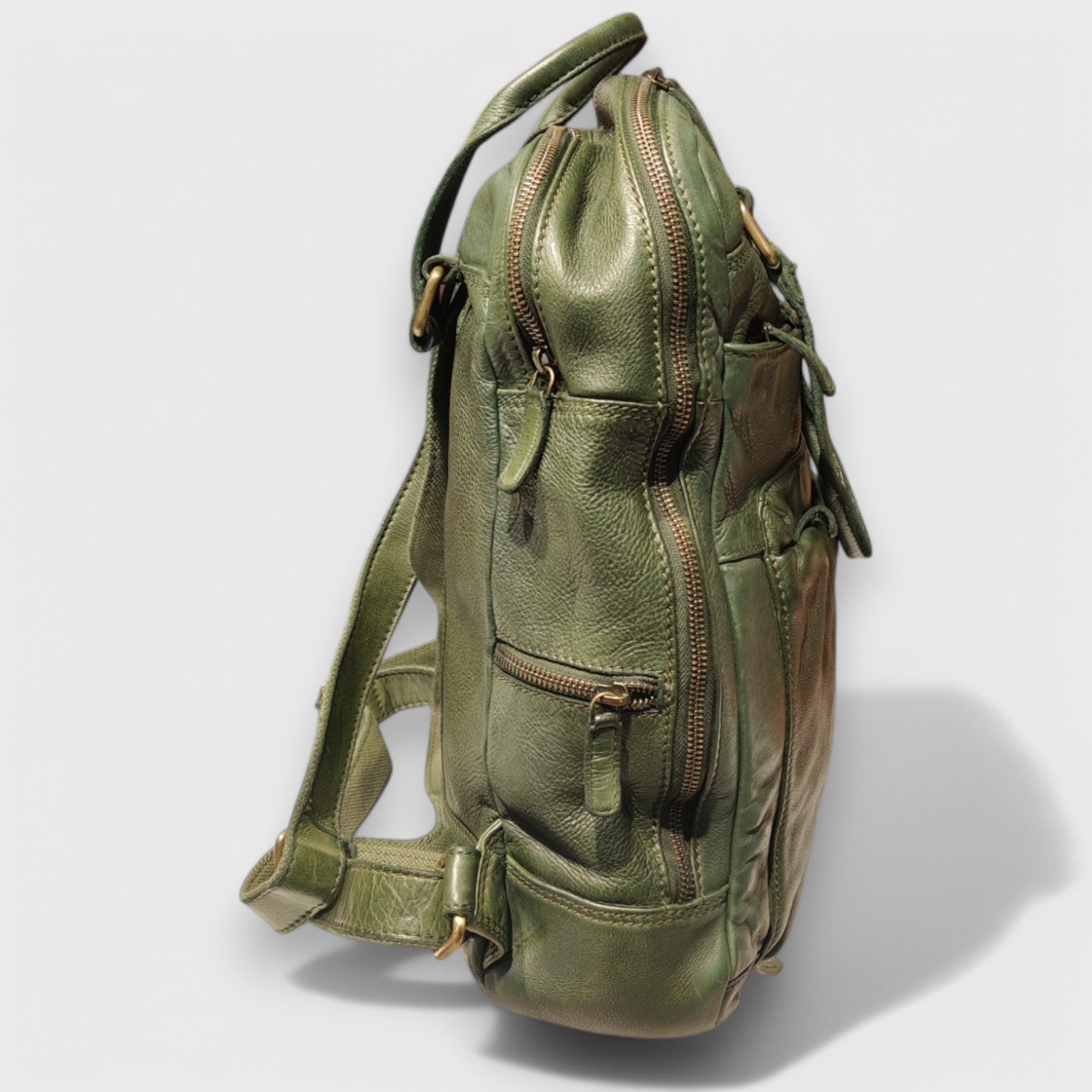 Pelletteria Pelle Nuda Milano, Artigianato Italiano, Vera pelle, Negozio borse donna, Zaino doppio verde