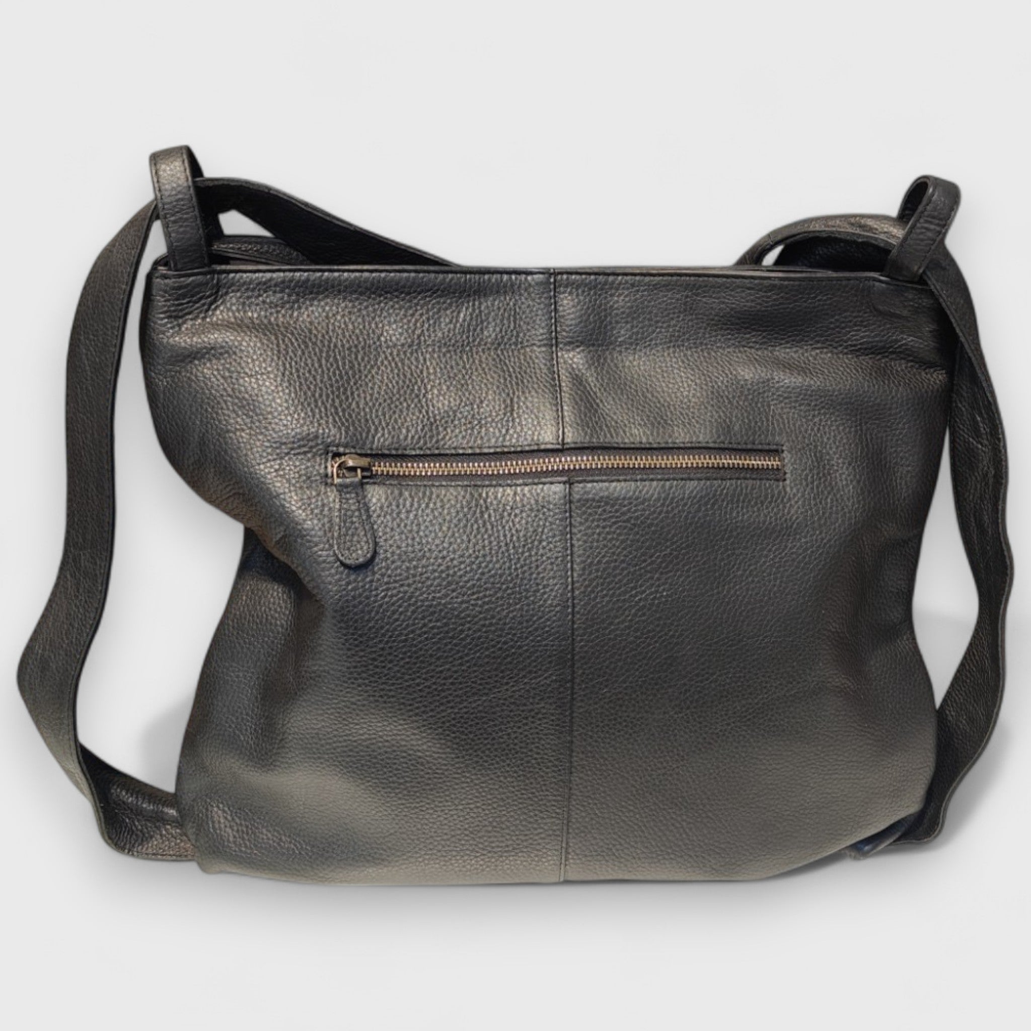 Pelletteria Pelle Nuda Milano, Artigianato Italiano, Vera Pelle, Negozio borse donna, Zaino Roma nero