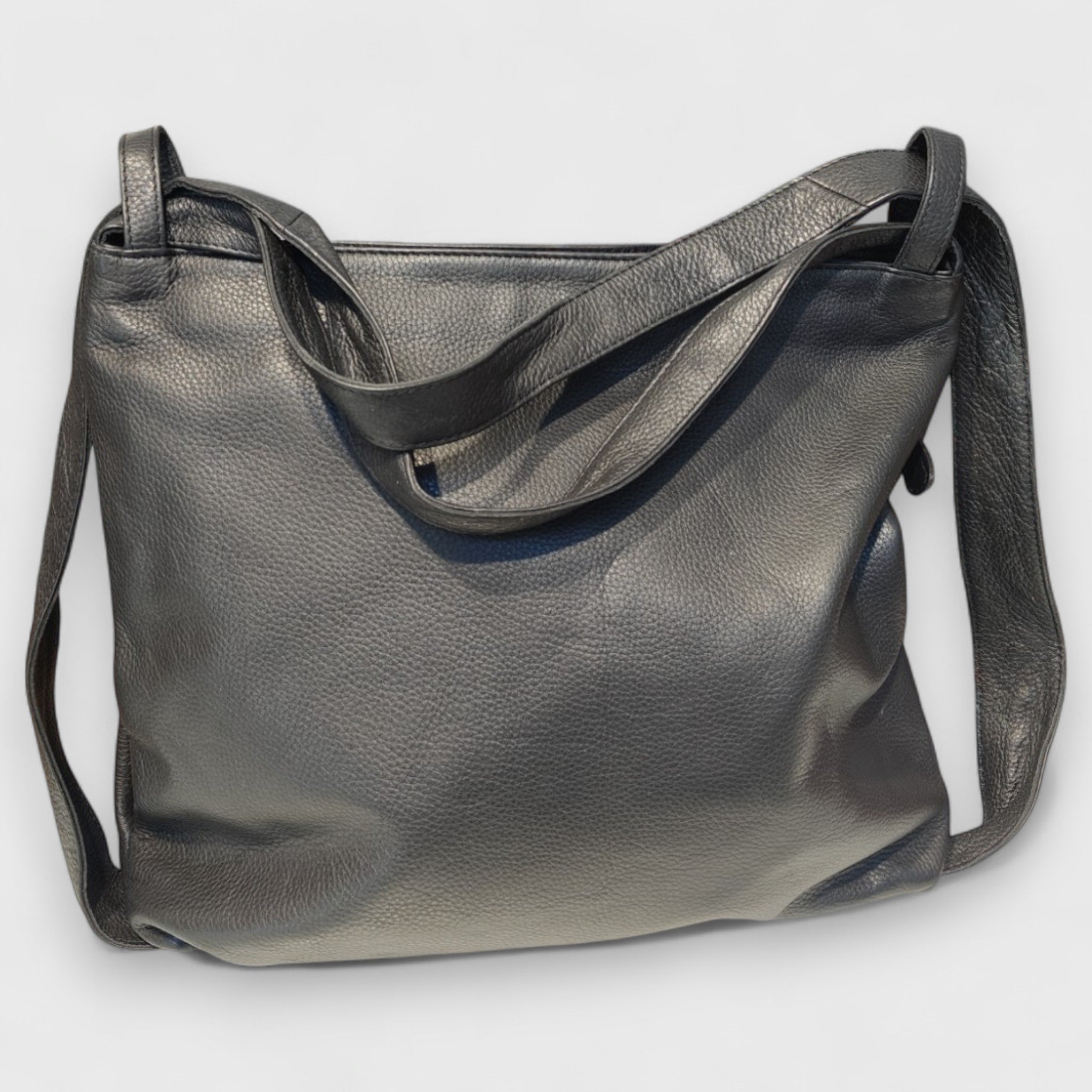 Pelletteria Pelle Nuda Milano, Artigianato Italiano, Vera Pelle, Negozio borse donna, Zaino Roma nero
