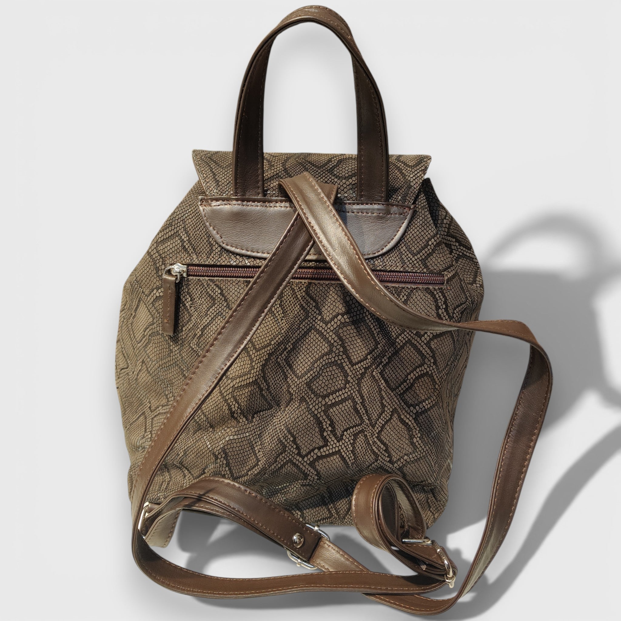 Pelletteria Pelle Nuda Milano, Artigianato Italiano, Vera pelle, Negozio borse donna, Zaino Tappo marrone